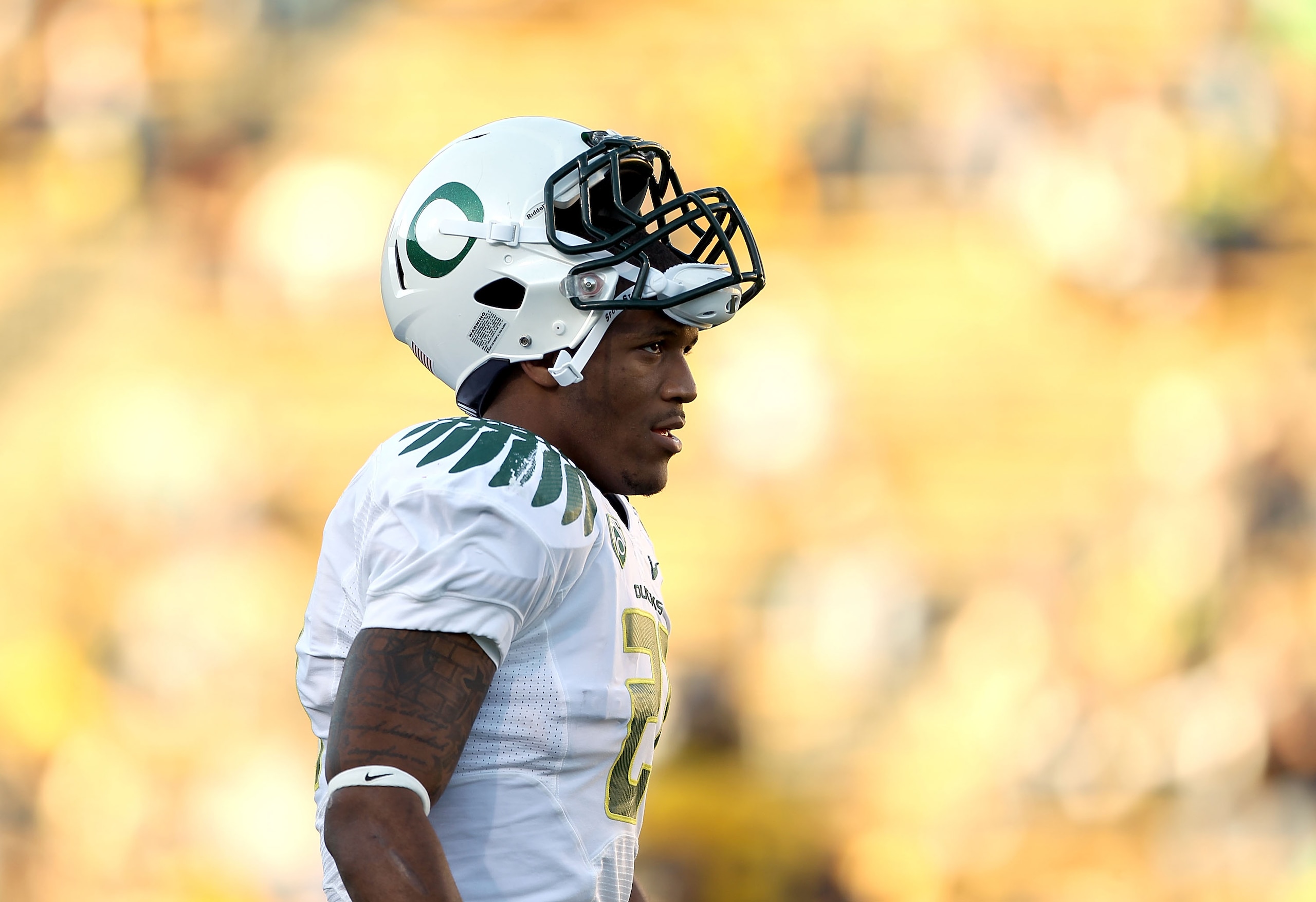 BERKELEY, CA - NOVEMBER 13:  LaMichael James #21 of the Oregon Ducks warms up before their game against the California Golden Bears  at California Memorial Stadium on November 13, 2010 in Berkeley, California.  (Photo by Ezra Shaw/Getty Images)