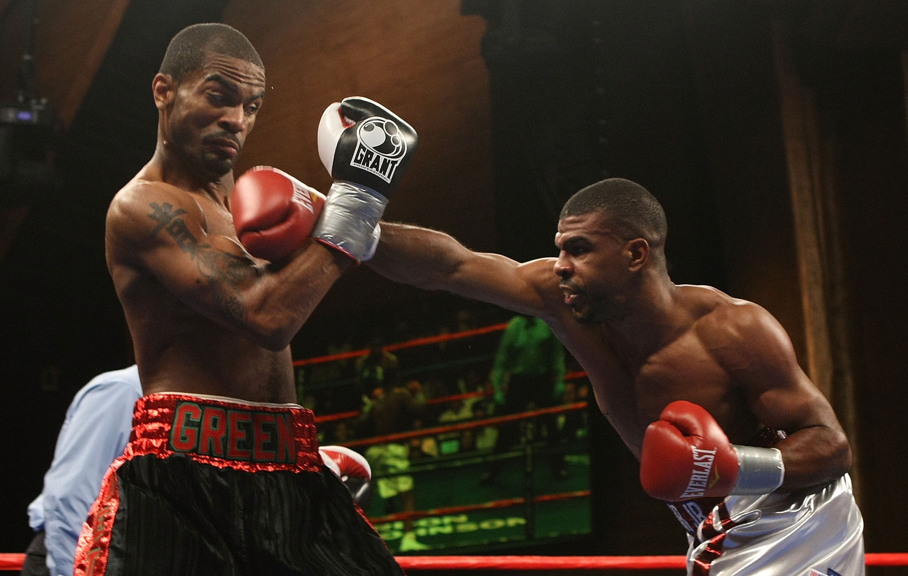 MASHANTUCKET, CT - APRIL 25:  Carlos DeLeon Jr lands a right jab on Allan Green during their  bout at the MGM Grand at Foxwoods on April 25, 2009 in Mashantucket, Connecticut.  (Photo by Nick Laham/Getty Images)
