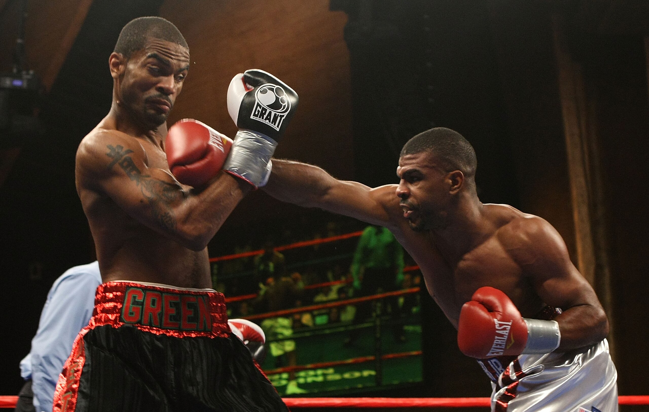MASHANTUCKET, CT - APRIL 25:  Carlos DeLeon Jr lands a right jab on Allan Green during their  bout at the MGM Grand at Foxwoods on April 25, 2009 in Mashantucket, Connecticut.  (Photo by Nick Laham/Getty Images)