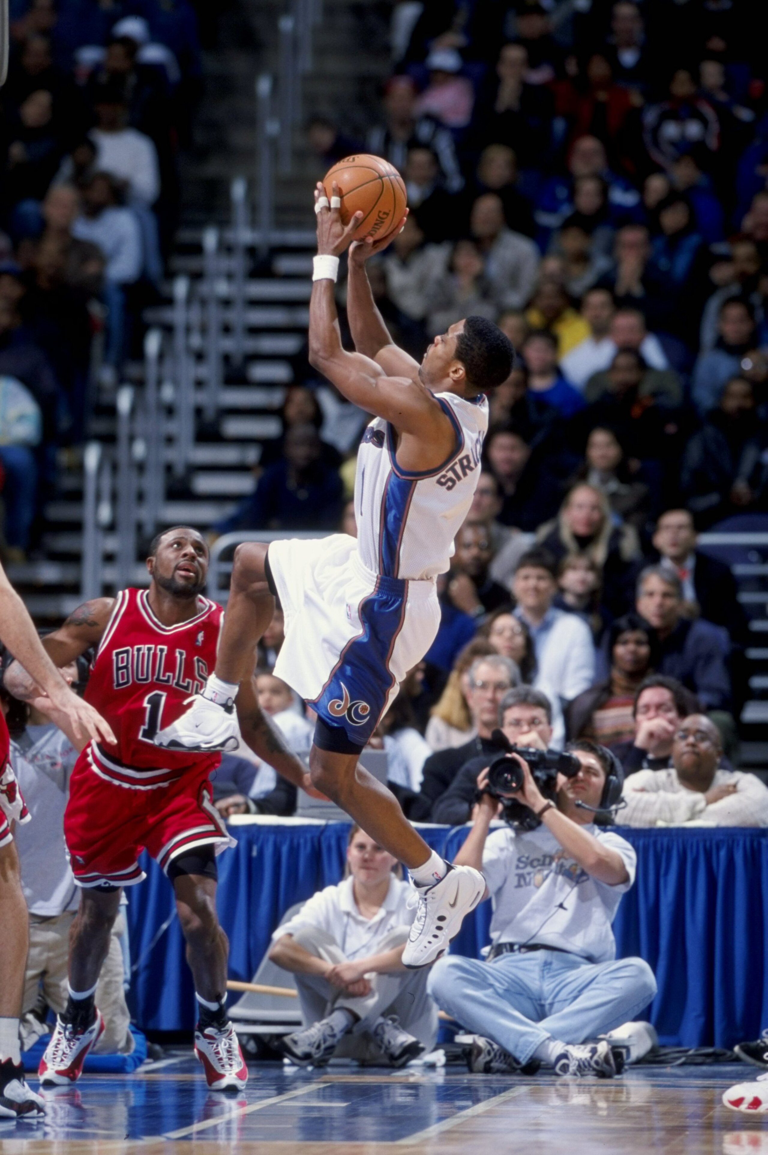 19 Feb 1999:  Rod Strickland #1 of the Washington Wizards in action during the game against the Chicago Bulls at the MCI Center in Washington, D.C. The Wizards defeated the Bull 93-91.  Mandatory Credit: Doug Pensinger  /Allsport