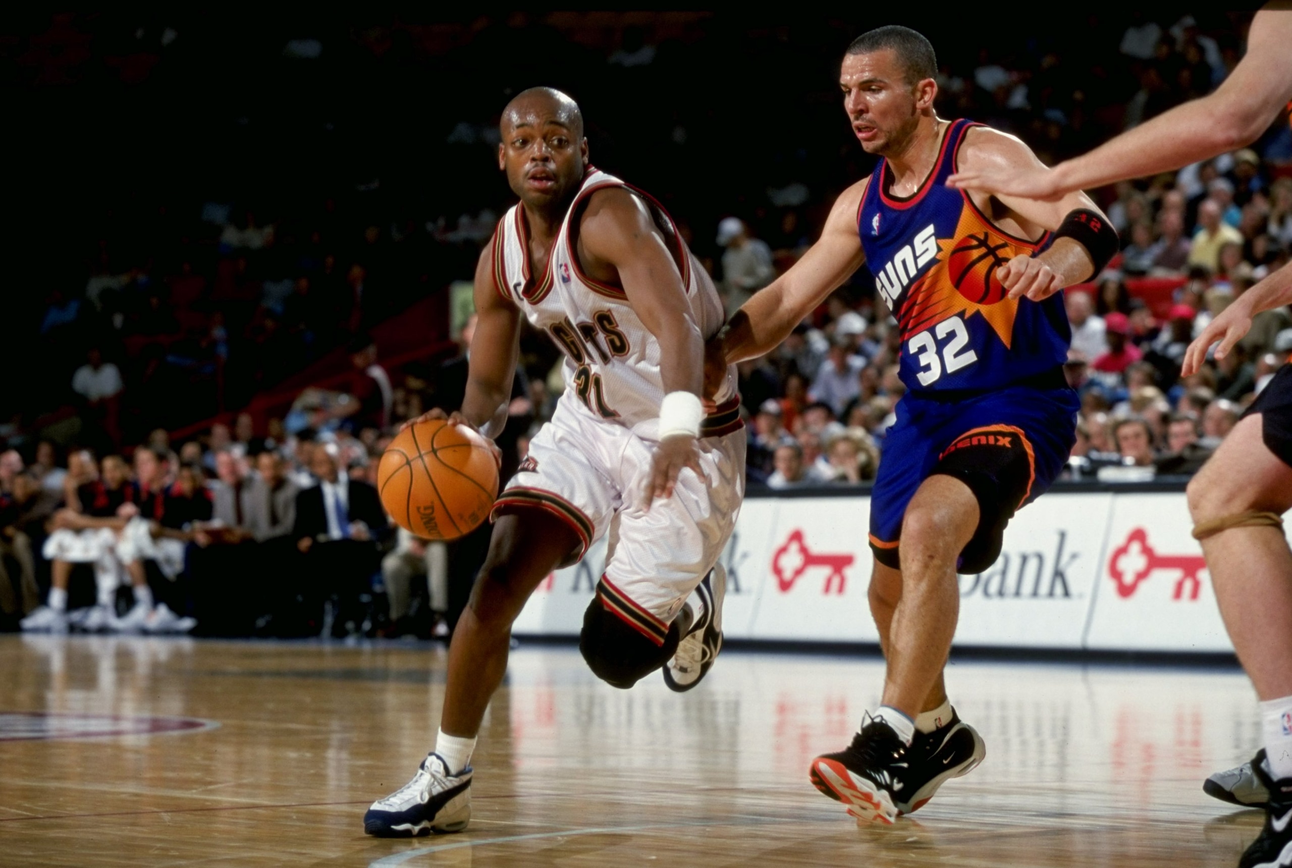 15 Feb 1999:  Nick Van Exel #31 of the Denver Nuggets dribbles the ball during the game against the  Phoenix Suns at the McNichols Sports Arena in Denver, Colorado. The Suns defeated the Nuggets 115-105.  Mandatory Credit: Brian Bahr  /Allsport