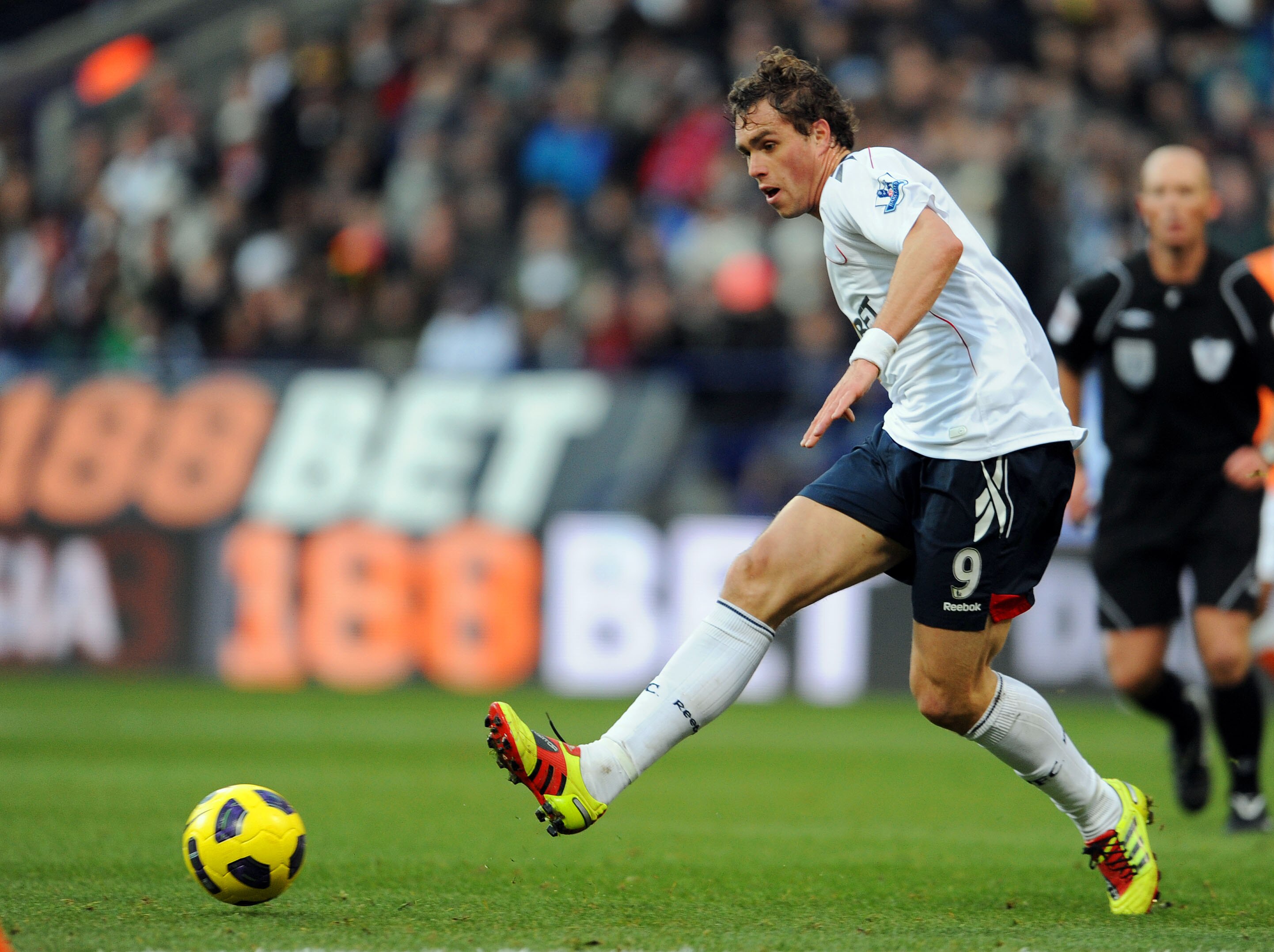 BOLTON, UNITED KINGDOM - NOVEMBER 27: Johan Elmander of Bolton in action during the Barclays Premier League match between Bolton Wanderers and Blackpool at the Reebok Stadium on November 27, 2010 in Bolton, England. (Photo by Clint Hughes/Getty Images)