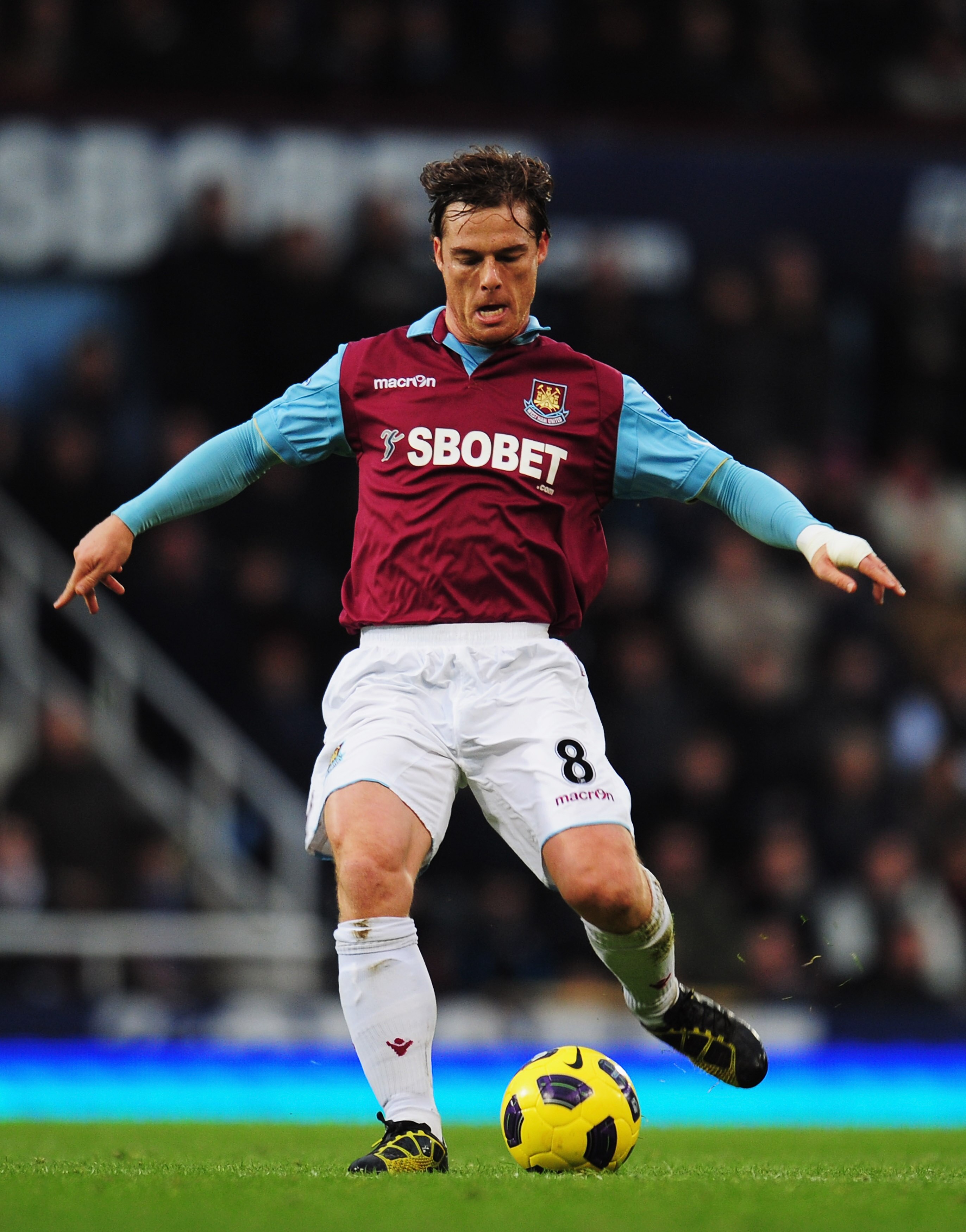 LONDON, UNITED KINGDOM - DECEMBER 11:  Scott Parker of West Ham United in action during the Barclays Premier League match between West Ham United and Manchester City at Upton Park on December 11, 2010 in London, England.  (Photo by Shaun Botterill/Getty I