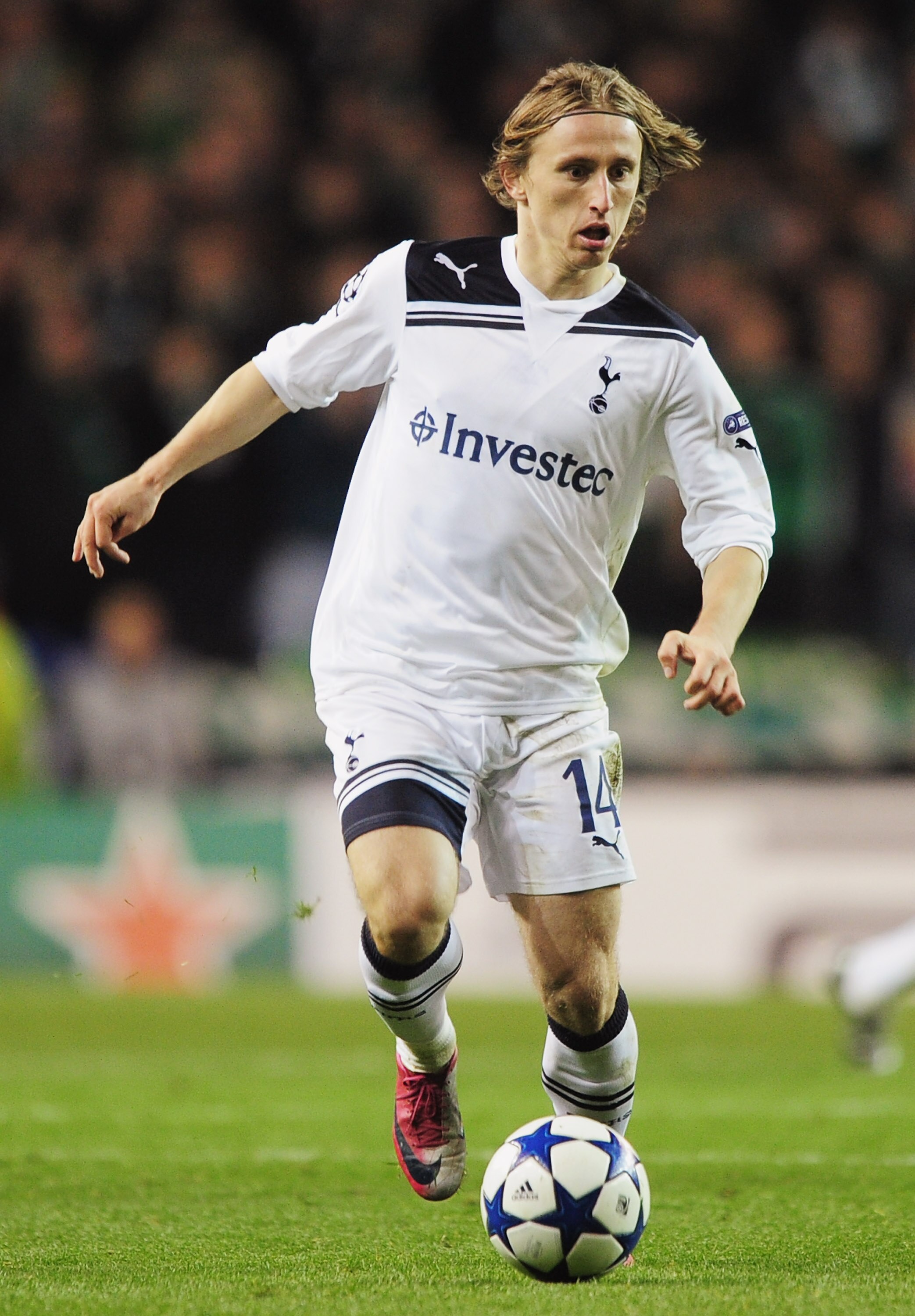 LONDON, ENGLAND - NOVEMBER 24:  Luka Modric of Tottenham Hotspur in action during the UEFA Champions League Group A match between Tottenham Hotspur and SV Werder Bremen at White Hart Lane on November 24, 2010 in London, England.  (Photo by Shaun Botterill