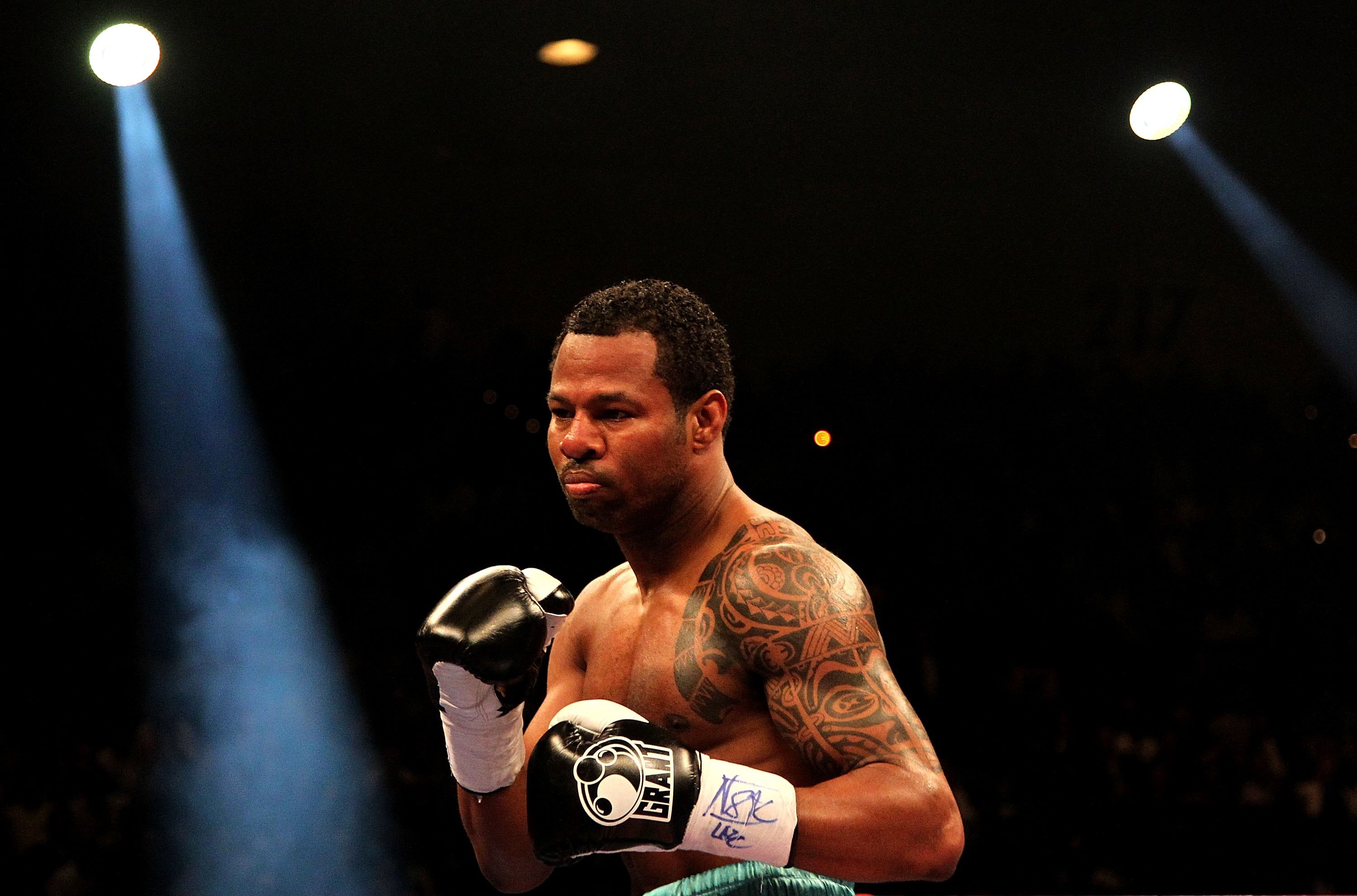 LAS VEGAS - MAY 01:  Shane Mosley looks on against Floyd Mayweather Jr. during the welterweight fight at the MGM Grand Garden Arena on May 1, 2010 in Las Vegas, Nevada.  (Photo by Jed Jacobsohn/Getty Images)