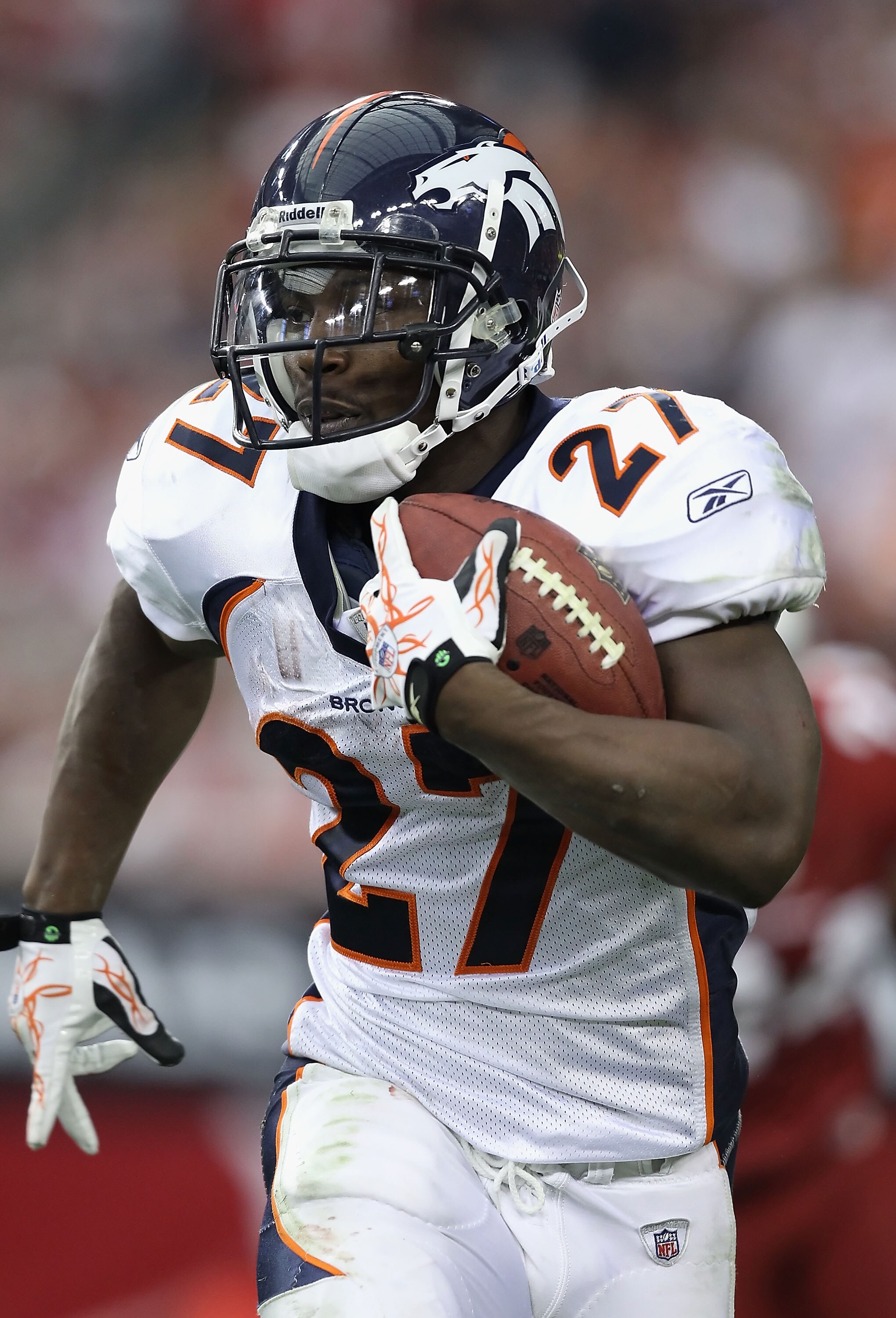 GLENDALE, AZ - DECEMBER 12:  Runningback Knowshon Moreno #27 of the Denver Broncos runs with the football during the NFL game against the Arizona Cardinals at the University of Phoenix Stadium on December 12, 2010 in Glendale, Arizona.  The Cardinals defe