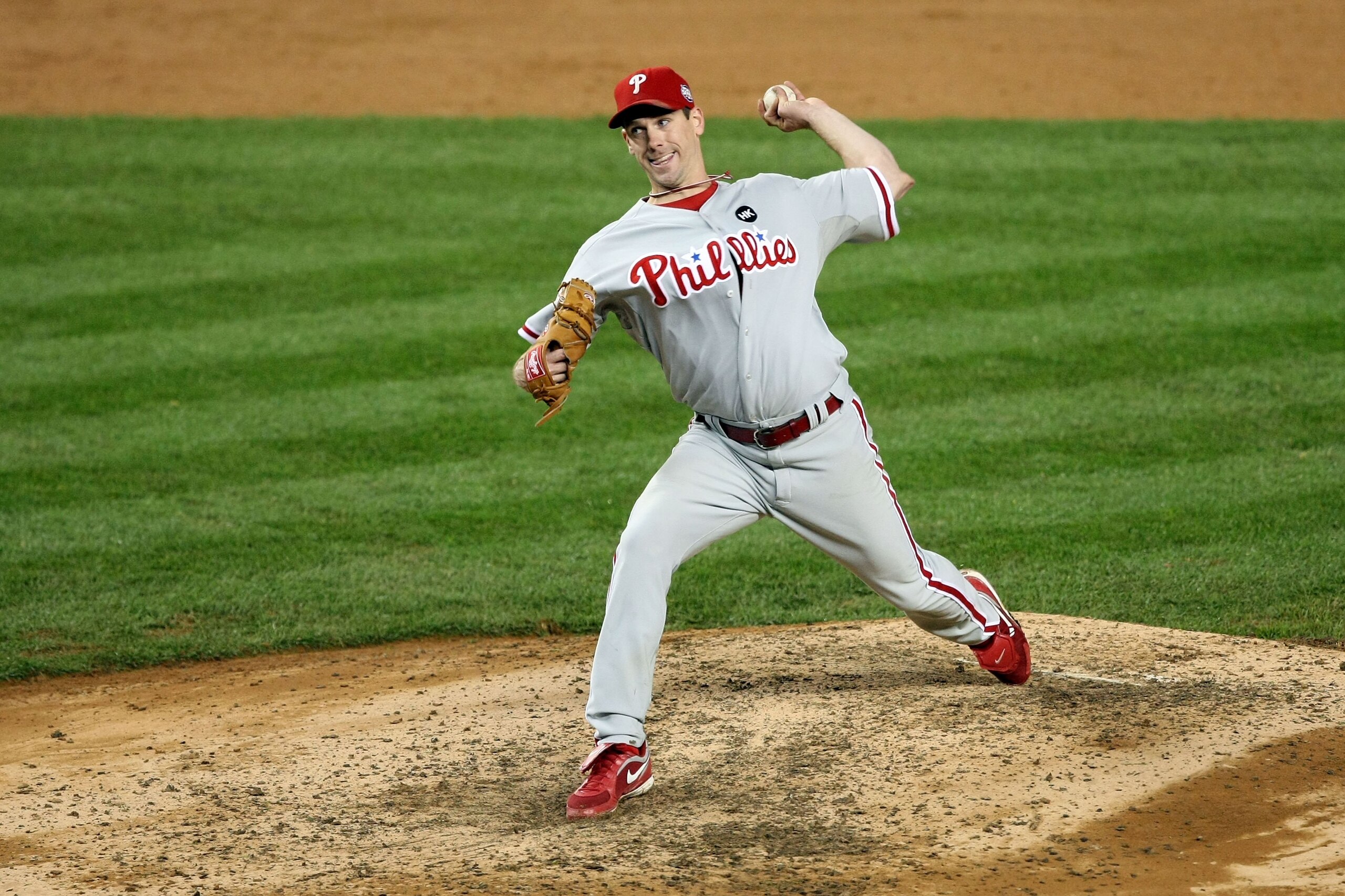NEW YORK - OCTOBER 28:  Cliff Lee #34 of the Philadelphia Phillies throws a pitch against the New York Yankees in Game One of the 2009 MLB World Series at Yankee Stadium on October 28, 2009 in the Bronx borough of New York City. The Phillies won 6-1. (Pho
