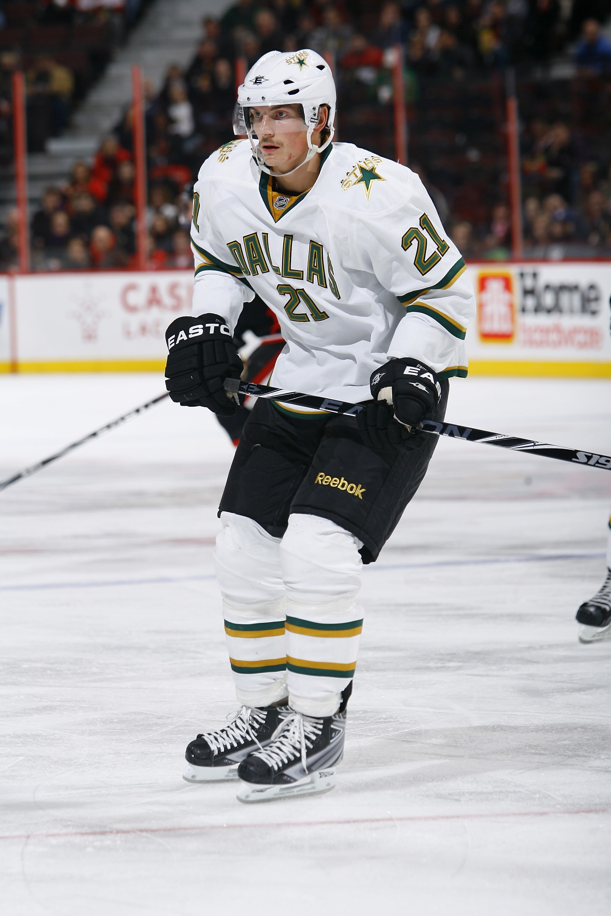 OTTAWA, ON - NOVEMBER 24: Loui Eriksson #21 of the Dallas Stars skates in a game against the Ottawa Senators at Scotiabank Place on November 24, 2010 in Ottawa, Ontario, Canada. (Photo by Phillip MacCallum/Getty Images)