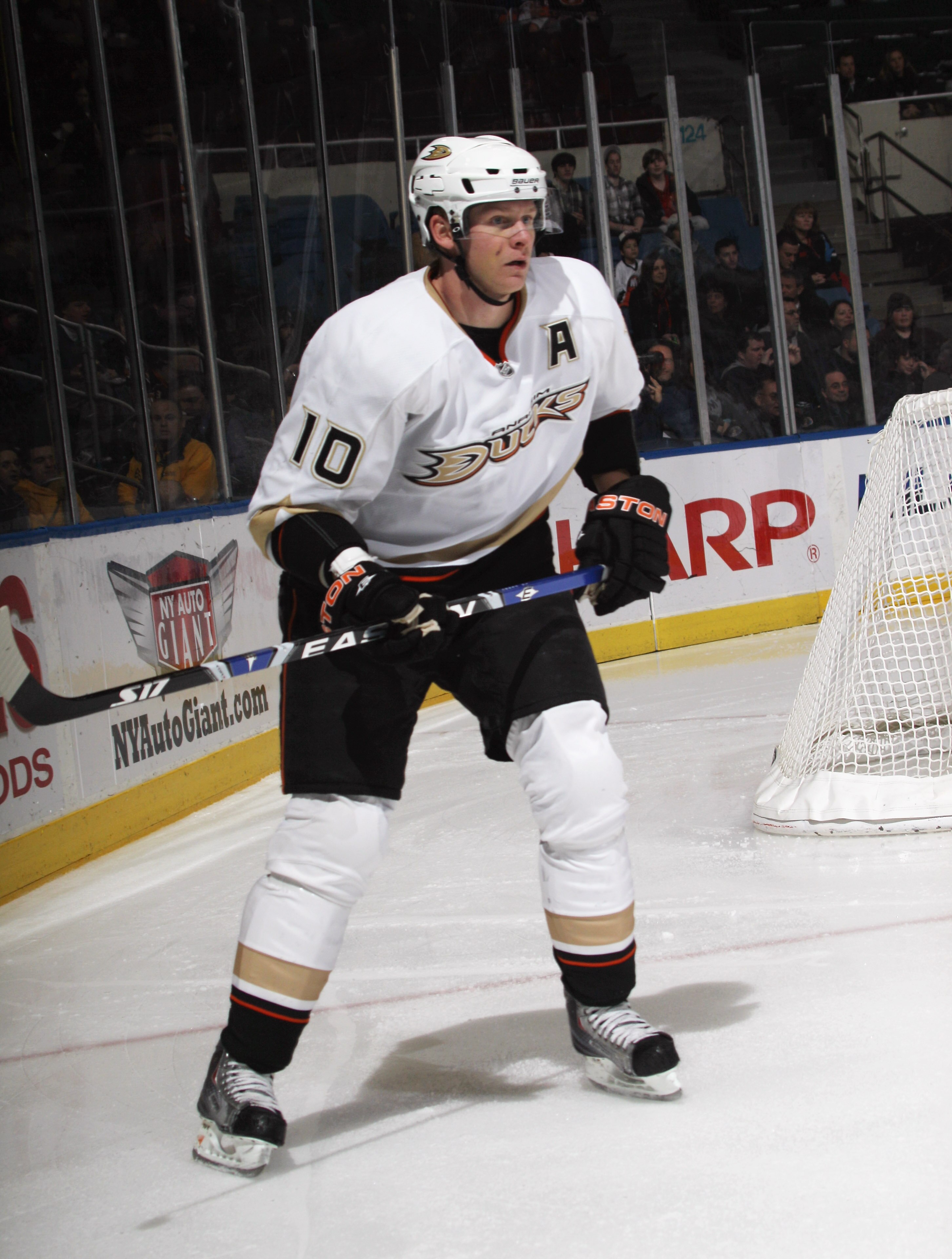 UNIONDALE, NY - DECEMBER 16:  Corey Perry #10 of the Anaheim Ducks skates against the New York Islanders at the Nassau Coliseum on December 16, 2010 in Uniondale, New York.  (Photo by Bruce Bennett/Getty Images)