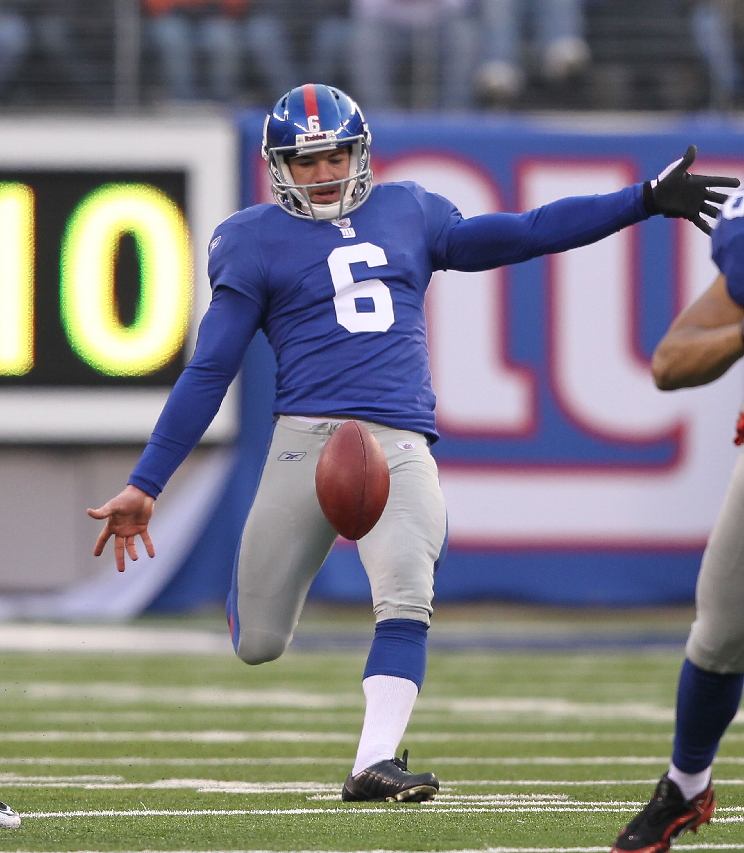 EAST RUTHERFORD, NJ - DECEMBER 19:  Matt Dodge #6 of the New York Giants punts the ball to the Philadelphia Eagles during their game on December 19, 2010 at The New Meadowlands Stadium in East Rutherford, New Jersey.  (Photo by Al Bello/Getty Images)
