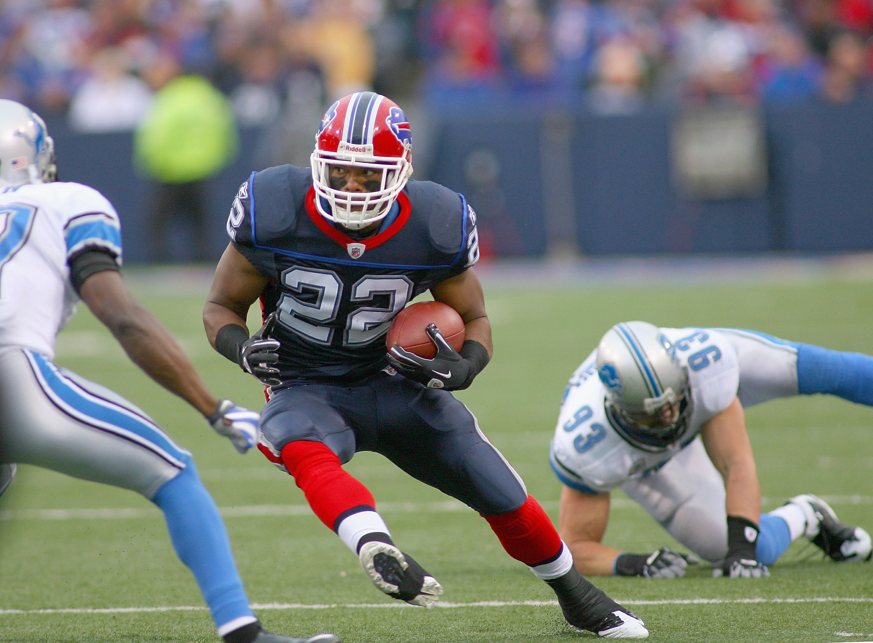 ORCHARD PARK, NY - NOVEMBER 14:  Fred Jackson #22 of the Buffalo Bills runs against the Detroit Lions at Ralph Wilson Stadium on November 14, 2010 in Orchard Park, New York. The Bills won 14-12.  (Photo by Rick Stewart/Getty Images)
