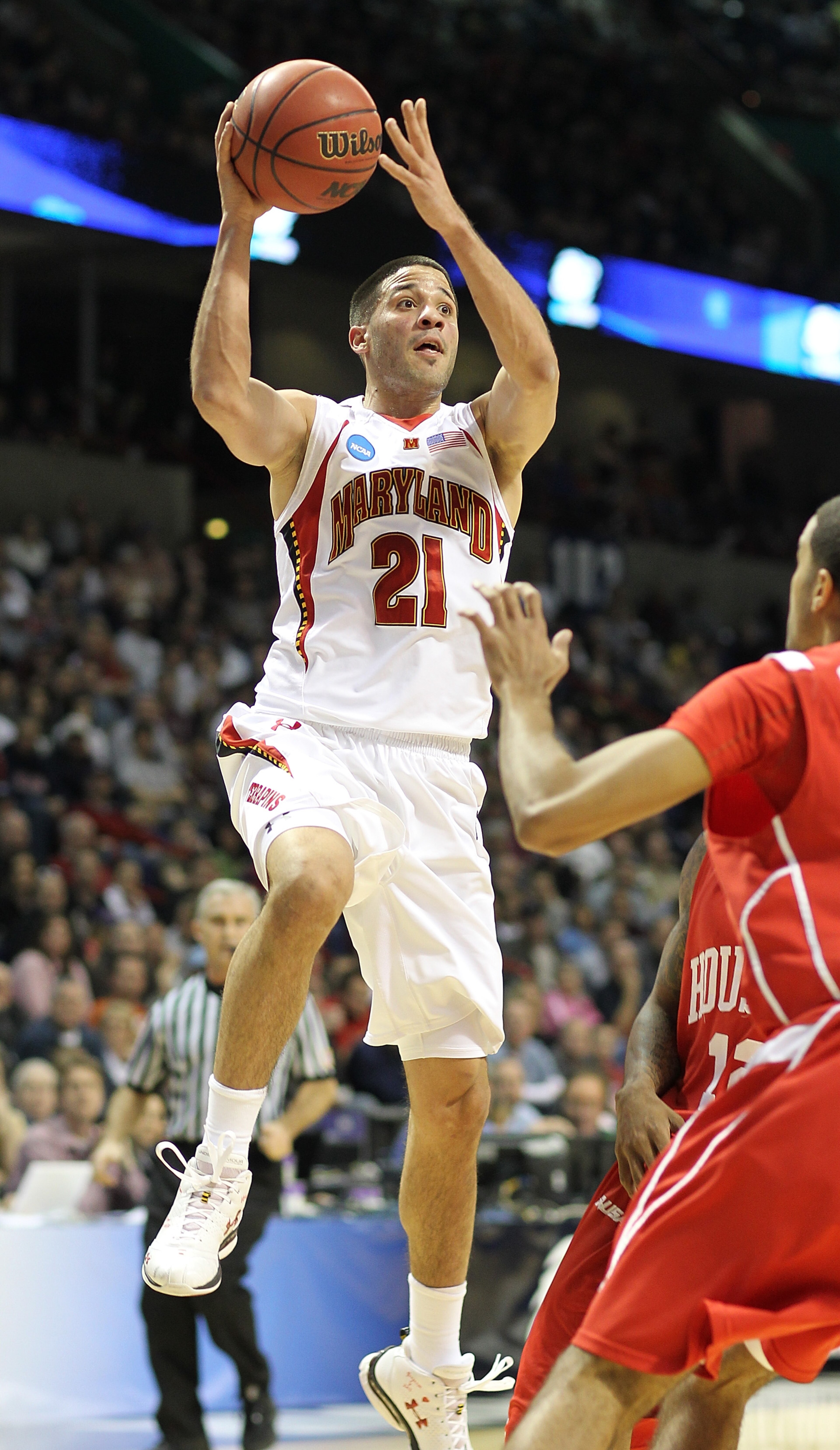 SPOKANE - MARCH 19: Greivis Vasquez #21 of the Maryland Terrapins passes against the Houston Cougars during the first round of the 2010 NCAA men's basketball tournament at the Spokane Arena on March 19, 2010 in Spokane, Washington. (Photo by Otto Greule SPOKANE - MARCH 19: Greivis Vasquez #21 of the Maryland Terrapins passes against the Houston Cougars during the first round of the 2010 NCAA men's basketball tournament at the Spokane Arena on March 19, 2010 in Spokane, Washington. (Photo by Otto Greule
