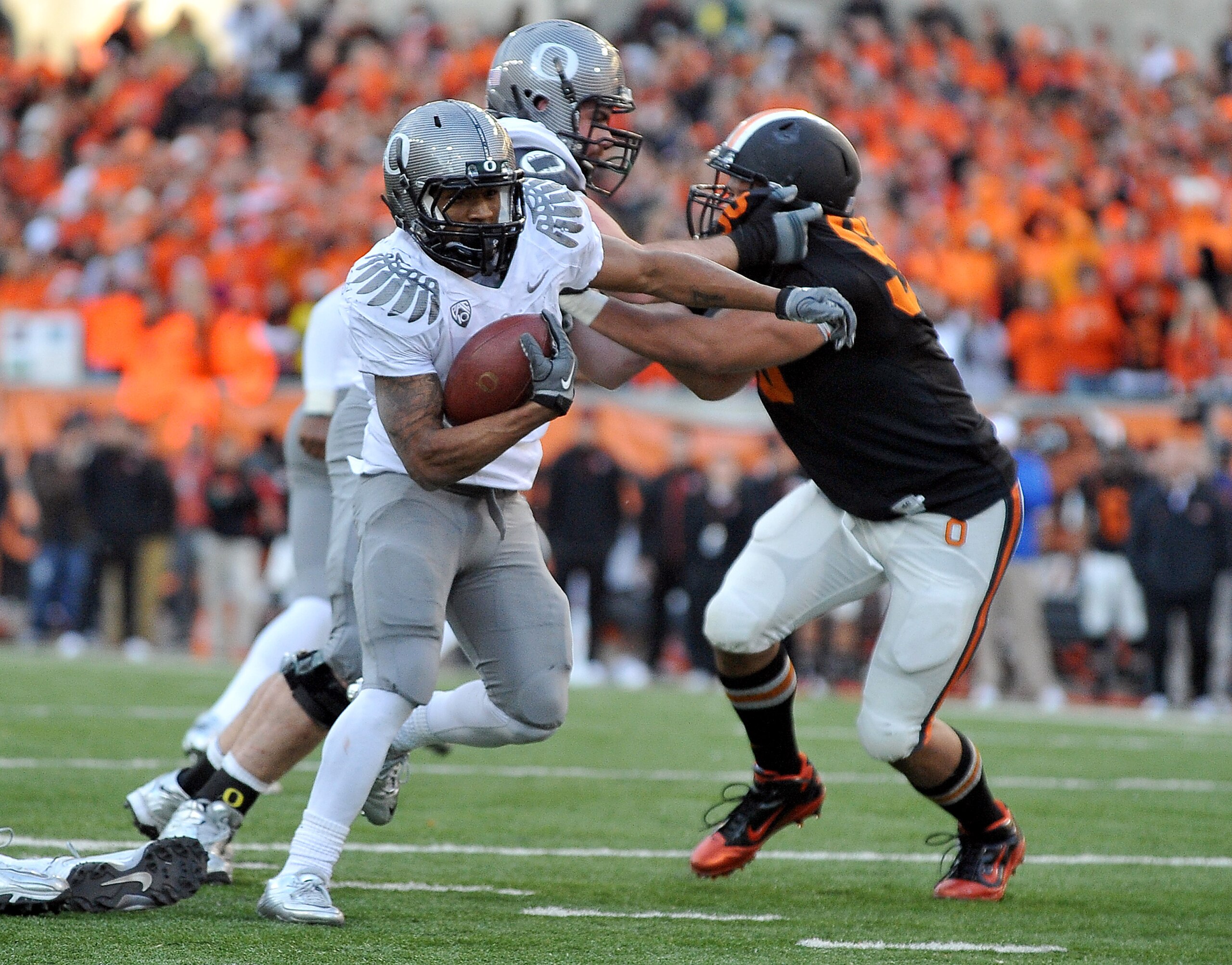 CORVALLIS, OR - DECEMBER 4: LaMichael James #21 of the Oregon Ducks heads to the end zone for a touchdown in the fourth quarter of the game at Reser Stadium on December 4, 2010 in Corvallis, Oregon. The Ducks beat the Beavers 37-20 to likely go on the BCS