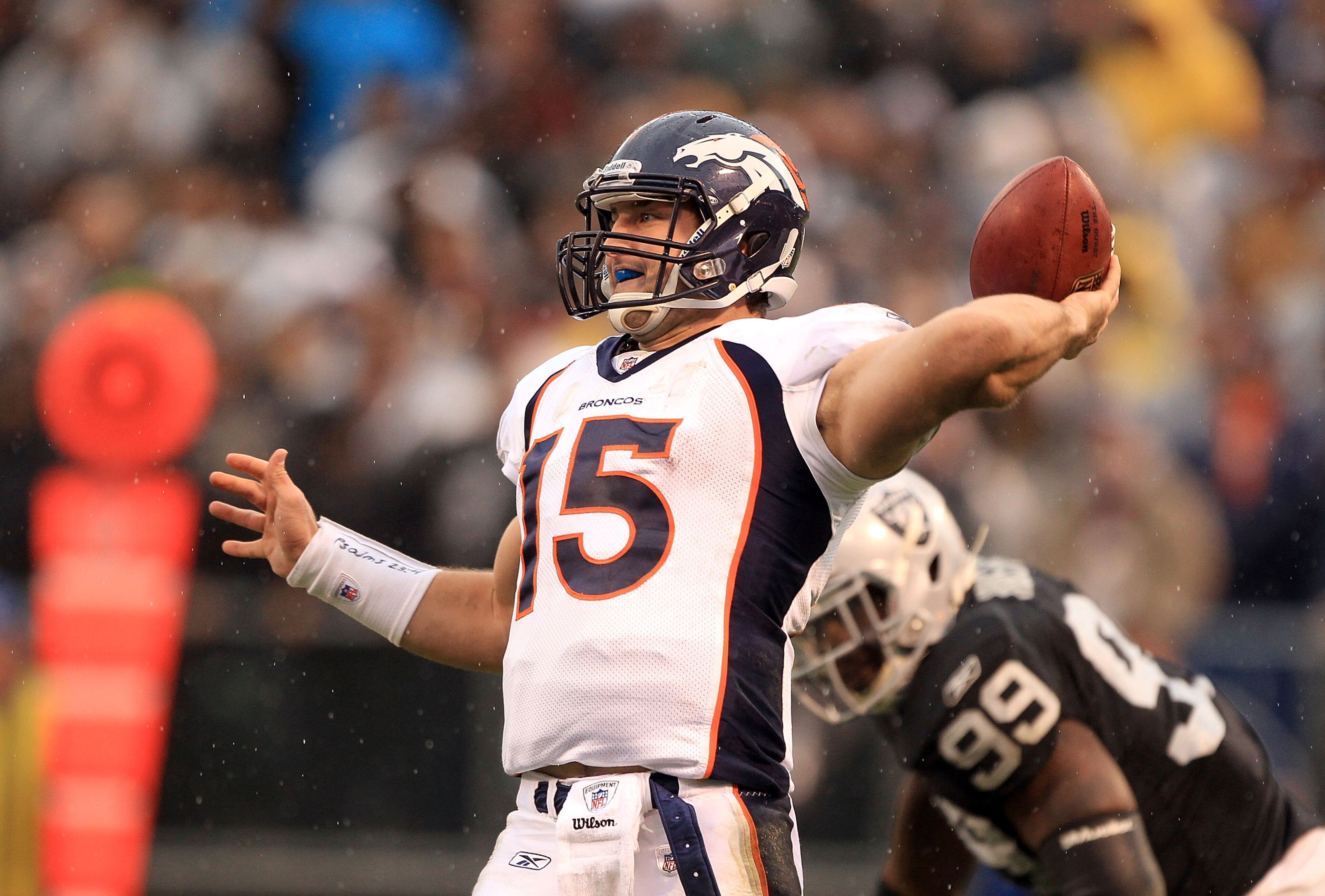 OAKLAND, CA - DECEMBER 19:  Tim Tebow #15 of the Denver Broncos in action during their game against the Oakland Raiders at Oakland-Alameda County Coliseum on December 19, 2010 in Oakland, California.  (Photo by Ezra Shaw/Getty Images)