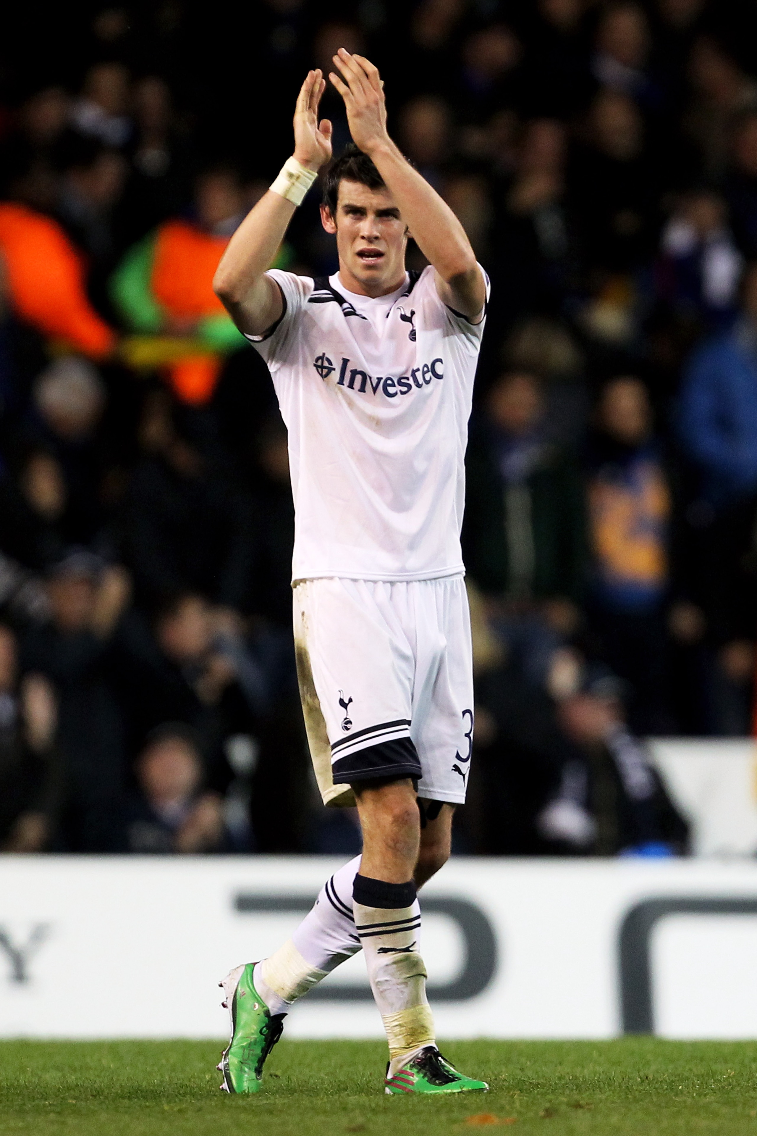 LONDON, ENGLAND - NOVEMBER 02: Gareth Bale of Spurs applauds the fans following his team's 3-1 victory during the UEFA Champions League Group A match between Tottenham Hotspur and Inter Milan at White Hart Lane on November 2, 2010 in London, England. (P LONDON, ENGLAND - NOVEMBER 02: Gareth Bale of Spurs applauds the fans following his team's 3-1 victory during the UEFA Champions League Group A match between Tottenham Hotspur and Inter Milan at White Hart Lane on November 2, 2010 in London, England. (P