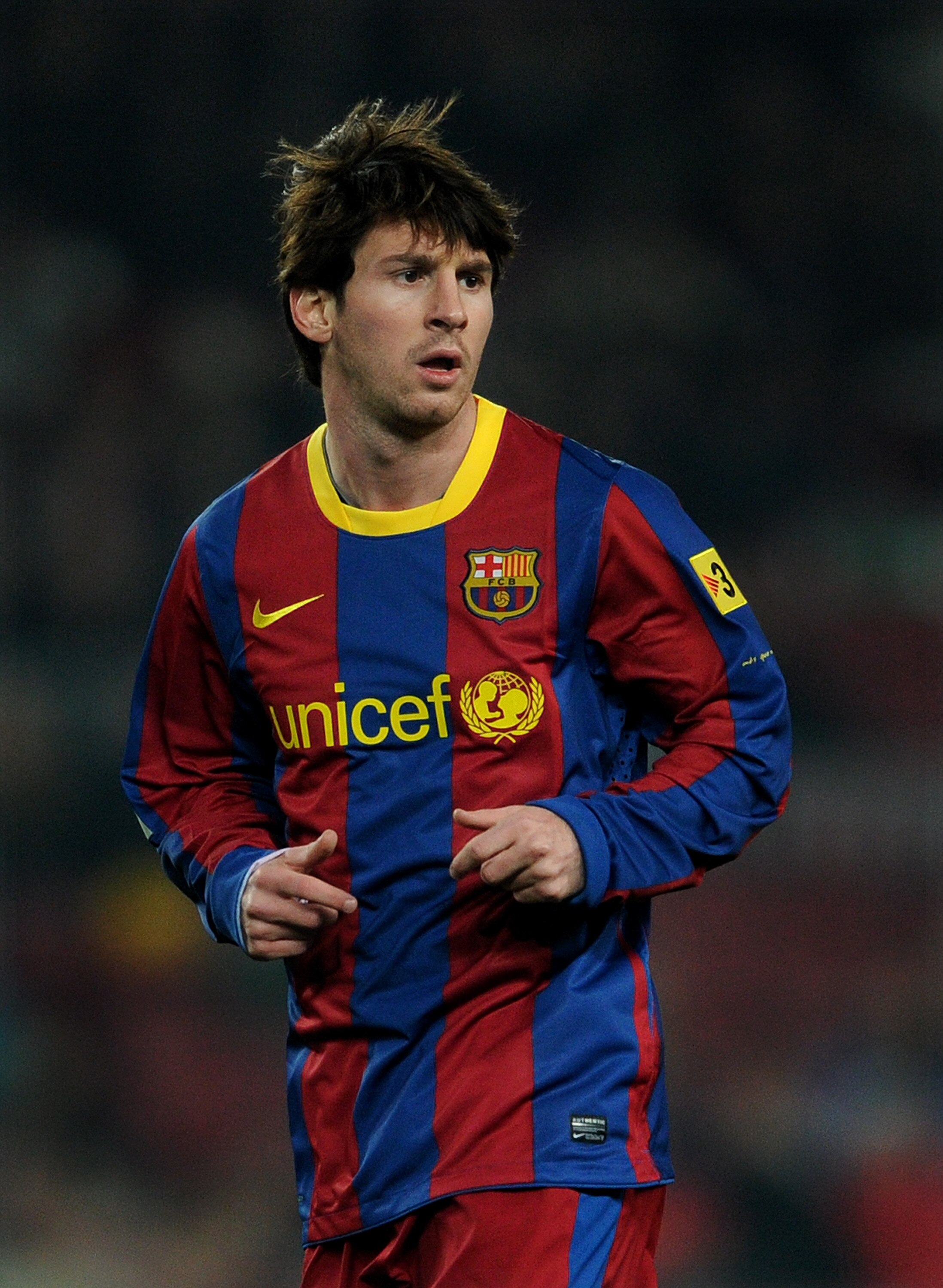 BARCELONA, SPAIN - DECEMBER 21:  Lionel Messi of Barcelona looks on during the round of last 16 Copa del Rey match between FC Barcelona and Athletic Bilbao at the Camp Nou stadium on December 21, 2010 in Barcelona, Spain.  (Photo by Jasper Juinen/Getty Im