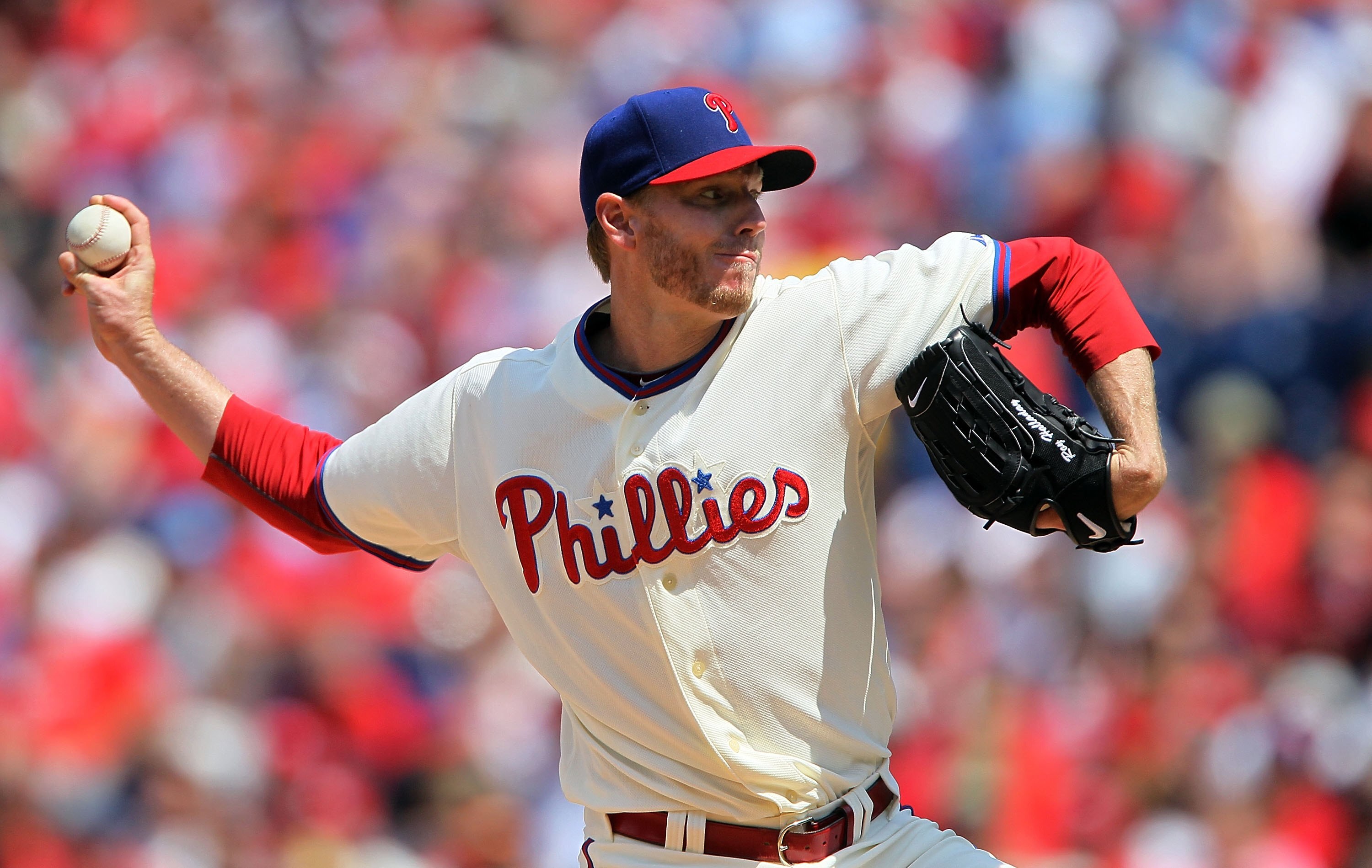 PHILADELPHIA - MAY 06:  Roy Halladay #34 of the Philadelphia Phillies delivers a pitch against the St. Louis Cardinals at Citizens Bank Park on May 6, 2010 in Philadelphia, Pennsylvania. The Phillies defeated the cardinals 7-2.  (Photo by Jim McIsaac/Gett