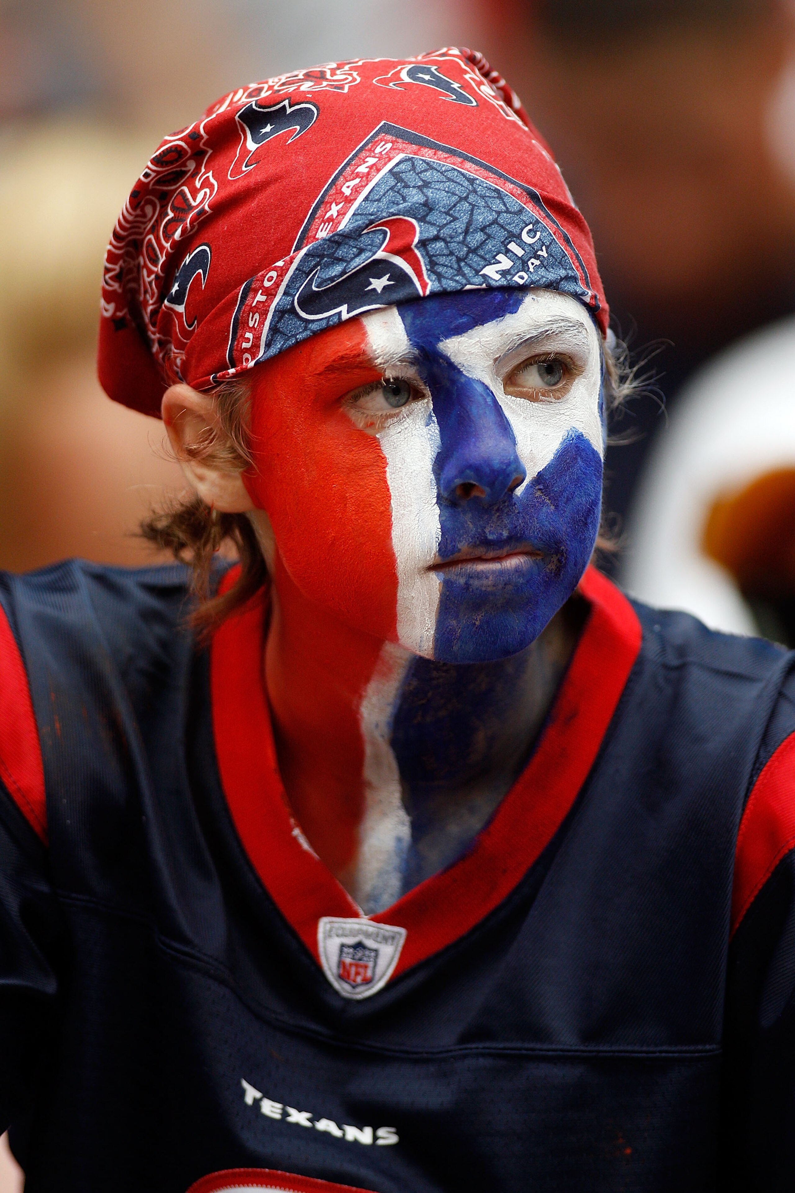 HOUSTON - OCTOBER 10: A fan of the Houston Texans watches the game against the New York Giants at Reliant Stadium on October 10, 2010 in Houston, Texas. (Photo by Chris Graythen/Getty Images) HOUSTON - OCTOBER 10: A fan of the Houston Texans watches the game against the New York Giants at Reliant Stadium on October 10, 2010 in Houston, Texas. (Photo by Chris Graythen/Getty Images)