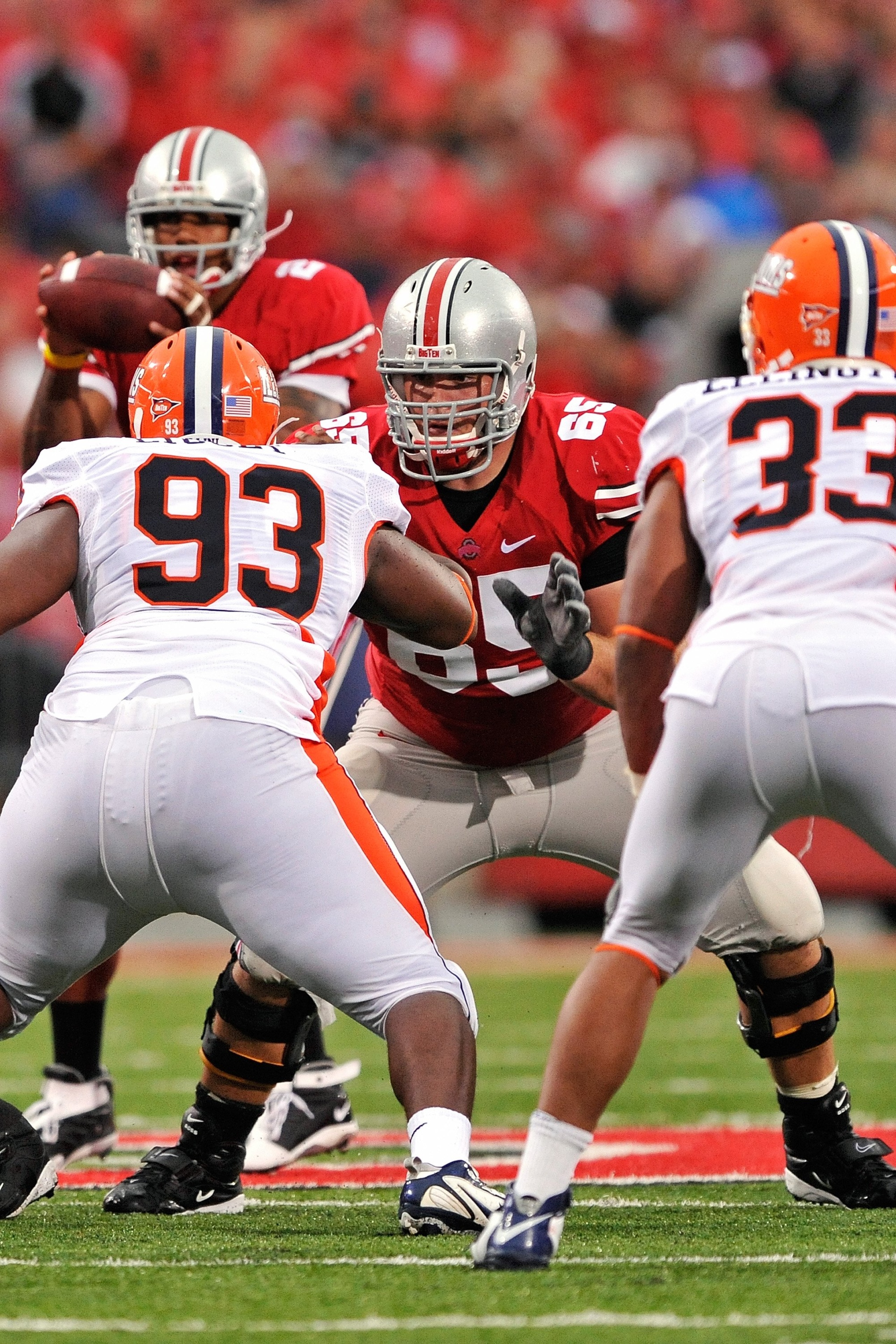 COLUMBUS, OH - SEPTEMBER 26: Offensive lineman Justin Boren #65 of the Ohio State Buckeyes prepares to block against the Illinois Fighting Illini at Ohio Stadium on September 26, 2009 in Columbus, Ohio.  (Photo by Jamie Sabau/Getty Images)