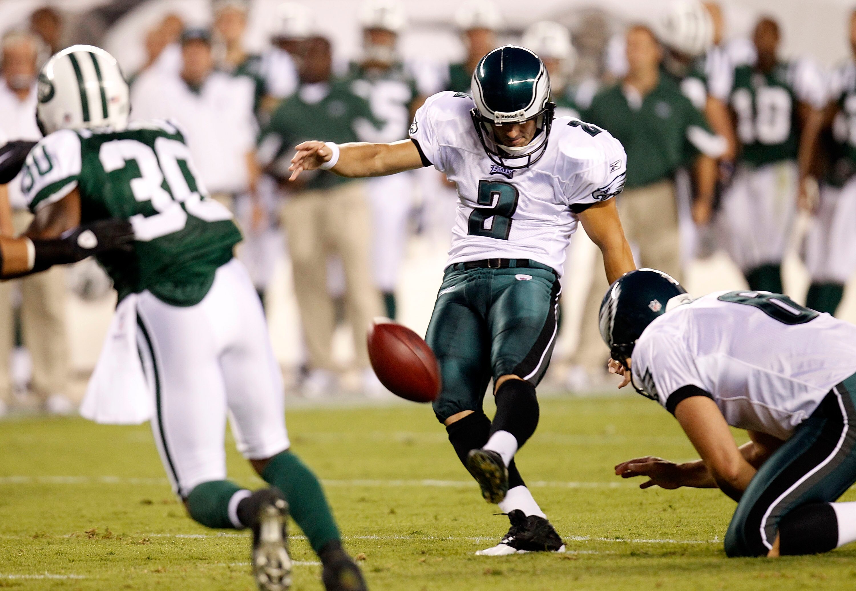 PHILADELPHIA - SEPTEMBER 02: David Akers #2 of the Philadelphia Eagles kicks against the New York Jets at Lincoln Financial Field on September 2, 2010 in Philadelphia, Pennsylvania. (Photo by Jeff Zelevansky/Getty Images)