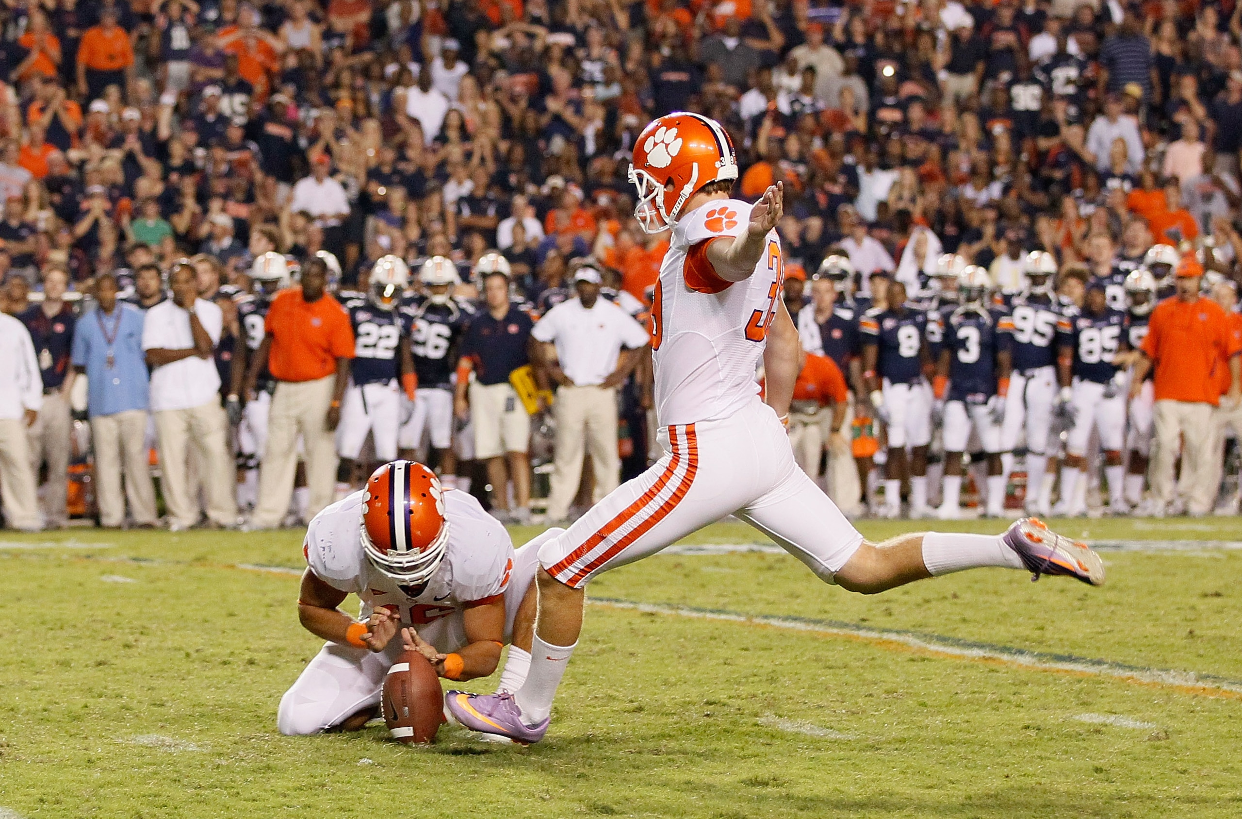 AUBURN, AL - SEPTEMBER 18:  Chandler Catanzaro #39 of the Clemson Tigers against the Auburn Tigers at Jordan-Hare Stadium on September 18, 2010 in Auburn, Alabama.  (Photo by Kevin C. Cox/Getty Images)