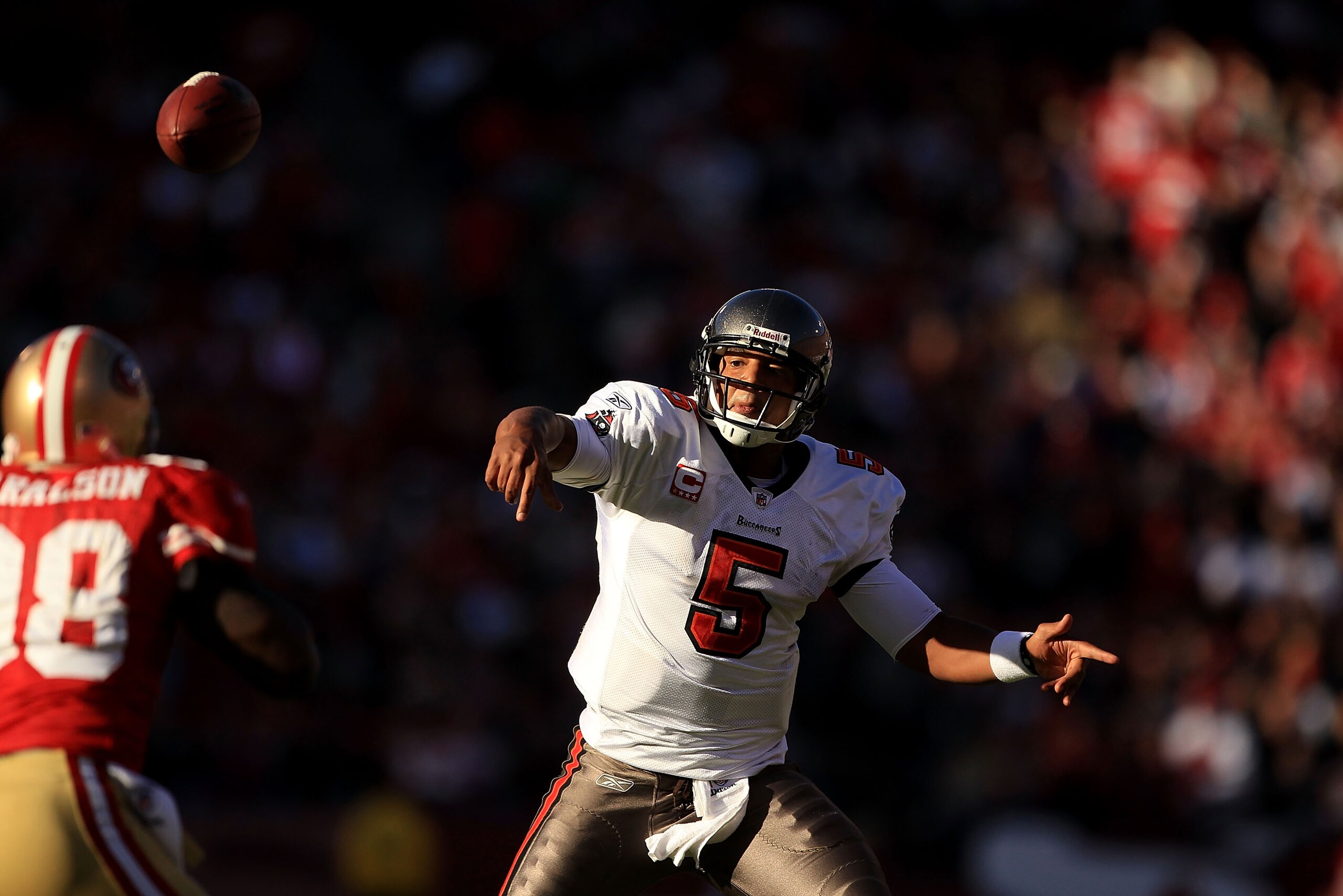 SAN FRANCISCO - NOVEMBER 21:  Josh Freeman #5 of the Tampa Bay Buccaneers in action against the San Francisco 49ers at Candlestick Park on November 21, 2010 in San Francisco, California.  (Photo by Ezra Shaw/Getty Images)