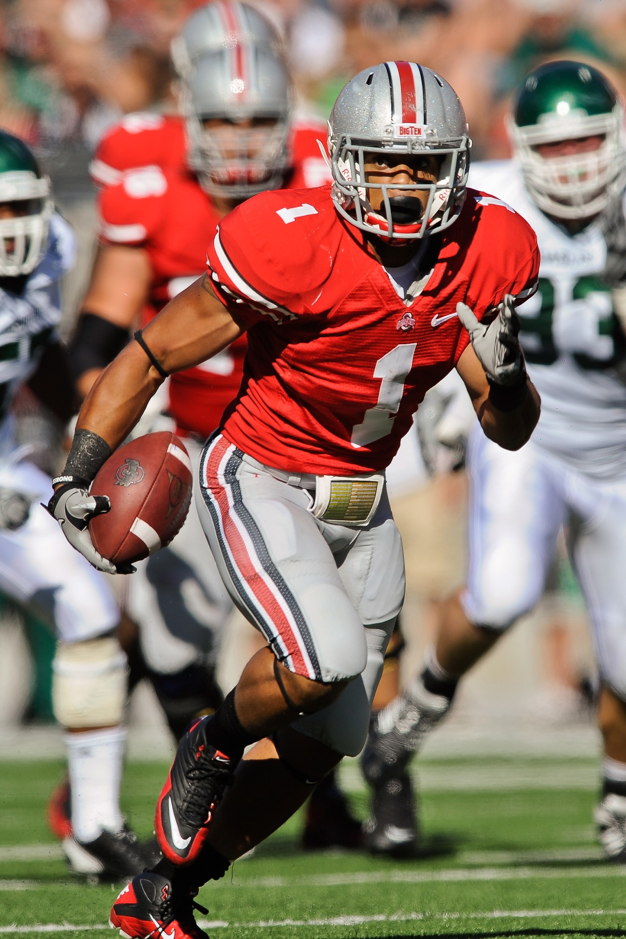 COLUMBUS, OH - SEPTEMBER 25:  Dan Herron #1 of the Ohio State Buckeyes runs with the ball against the Eastern Michigan Eagles at Ohio Stadium on September 25, 2010 in Columbus, Ohio.  Ohio State won 73-20. (Photo by Jamie Sabau/Getty Images)