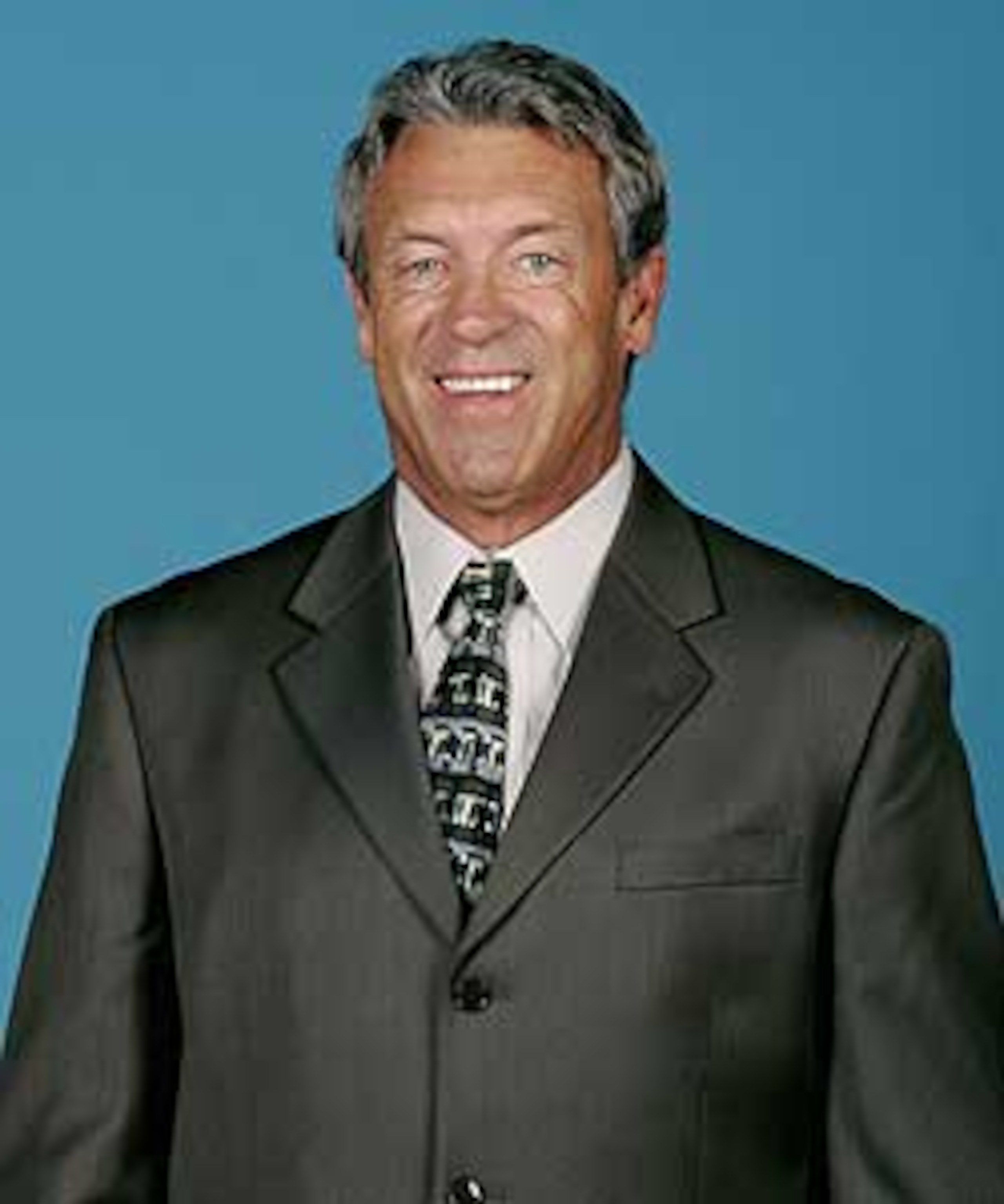 http://pulse2.com/2010/07/17/larry-ellison-loses-bid-for-golden-state-warriors/