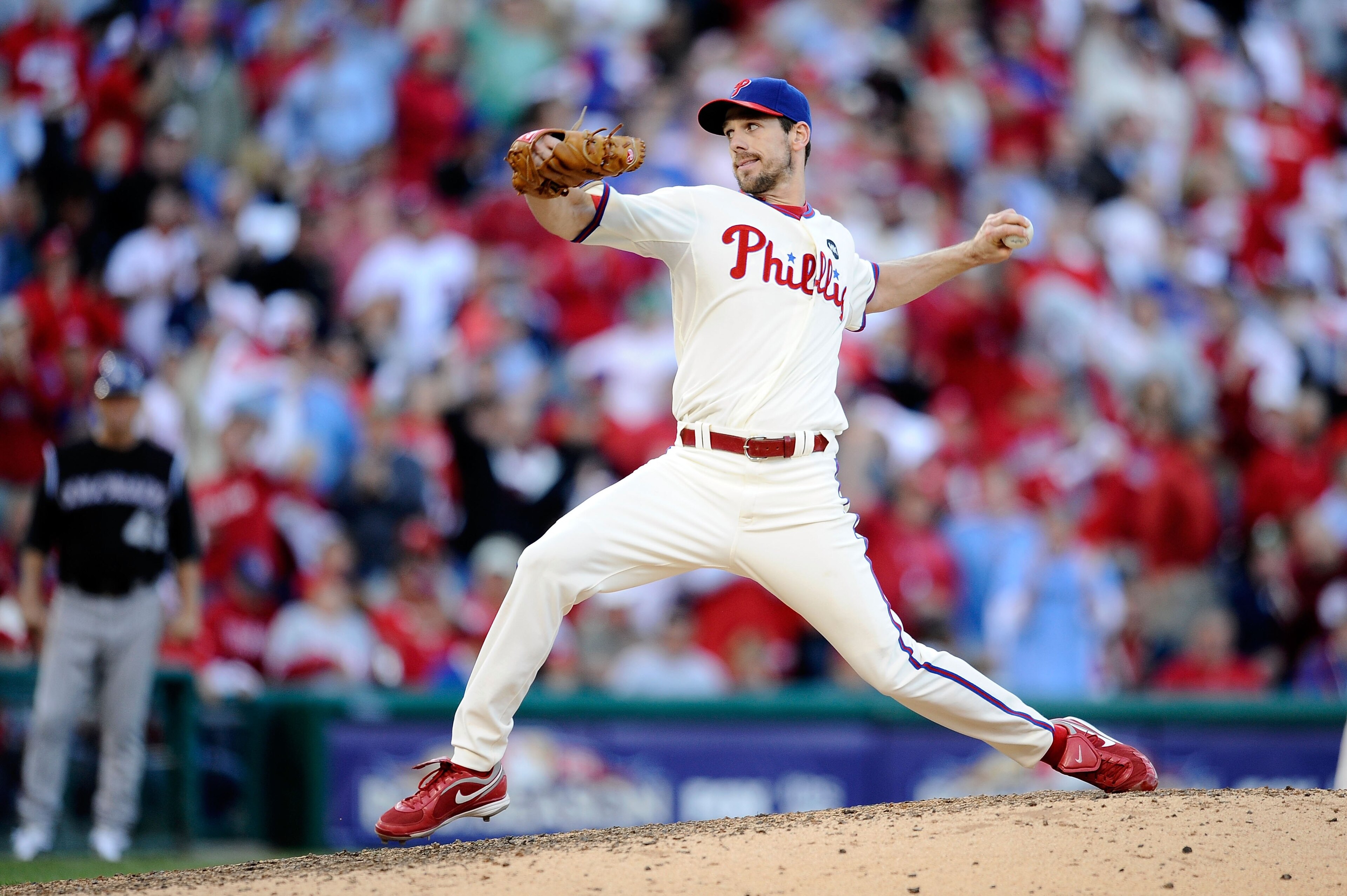 PHILADELPHIA - OCTOBER 07:  Starting pitcher Cliff Lee #34 of the Philadelphia Phillies throws a pitch against the Colorado Rockies in Game One of the NLDS during the 2009 MLB Playoffs at Citizens Bank Park on October 7, 2009 in Philadelphia, Pennsylvania