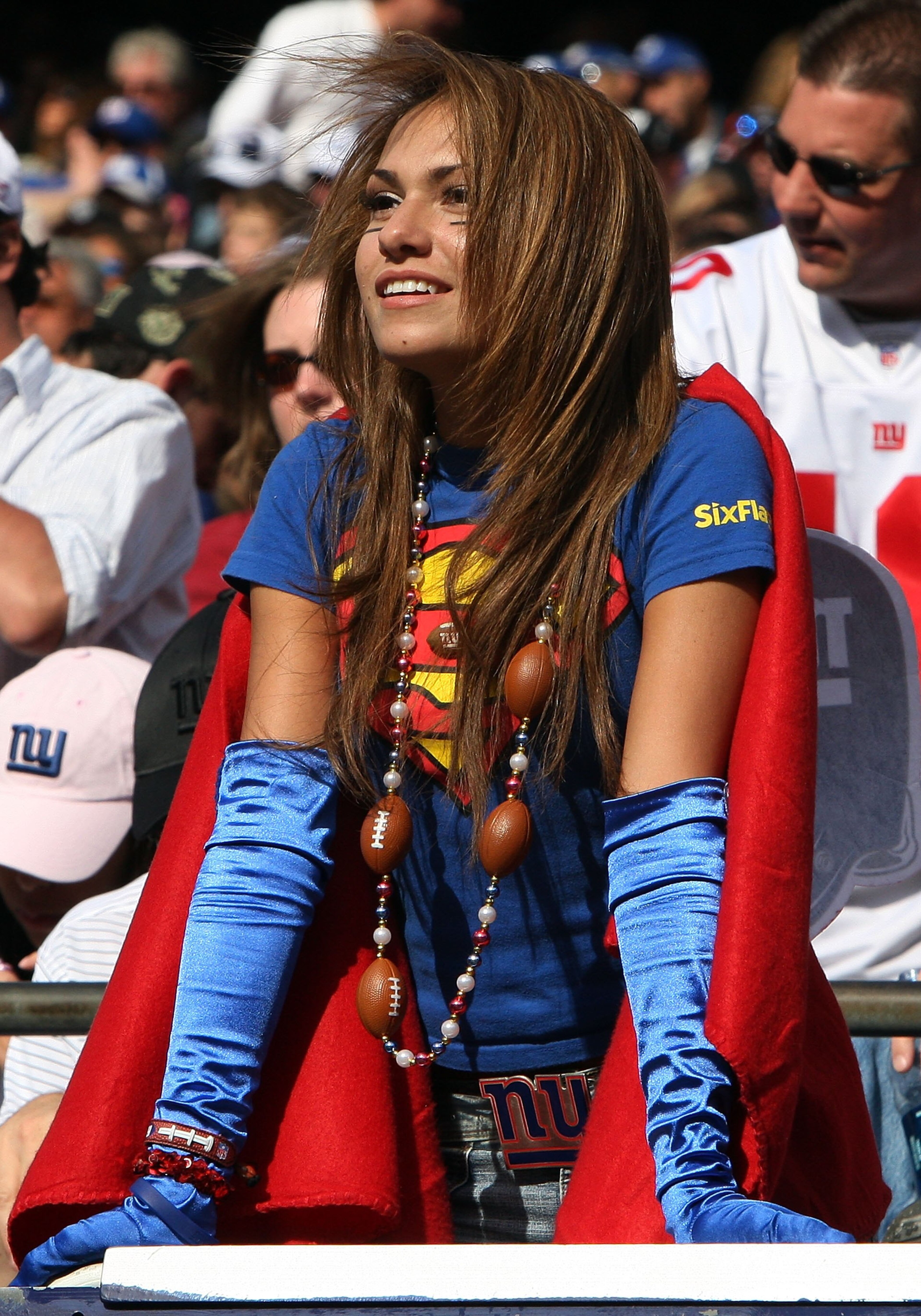 EAST RUTHERFORD, NJ - OCTOBER 11: A fan of the New York Giants looks on against the Oakland Raiders on October 11, 2009 at Giants Stadium in East Rutherford, New Jersey. The Giants defeated the Raiders 44-7. (Photo by Jim McIsaac/Getty Images) EAST RUTHERFORD, NJ - OCTOBER 11: A fan of the New York Giants looks on against the Oakland Raiders on October 11, 2009 at Giants Stadium in East Rutherford, New Jersey. The Giants defeated the Raiders 44-7. (Photo by Jim McIsaac/Getty Images)