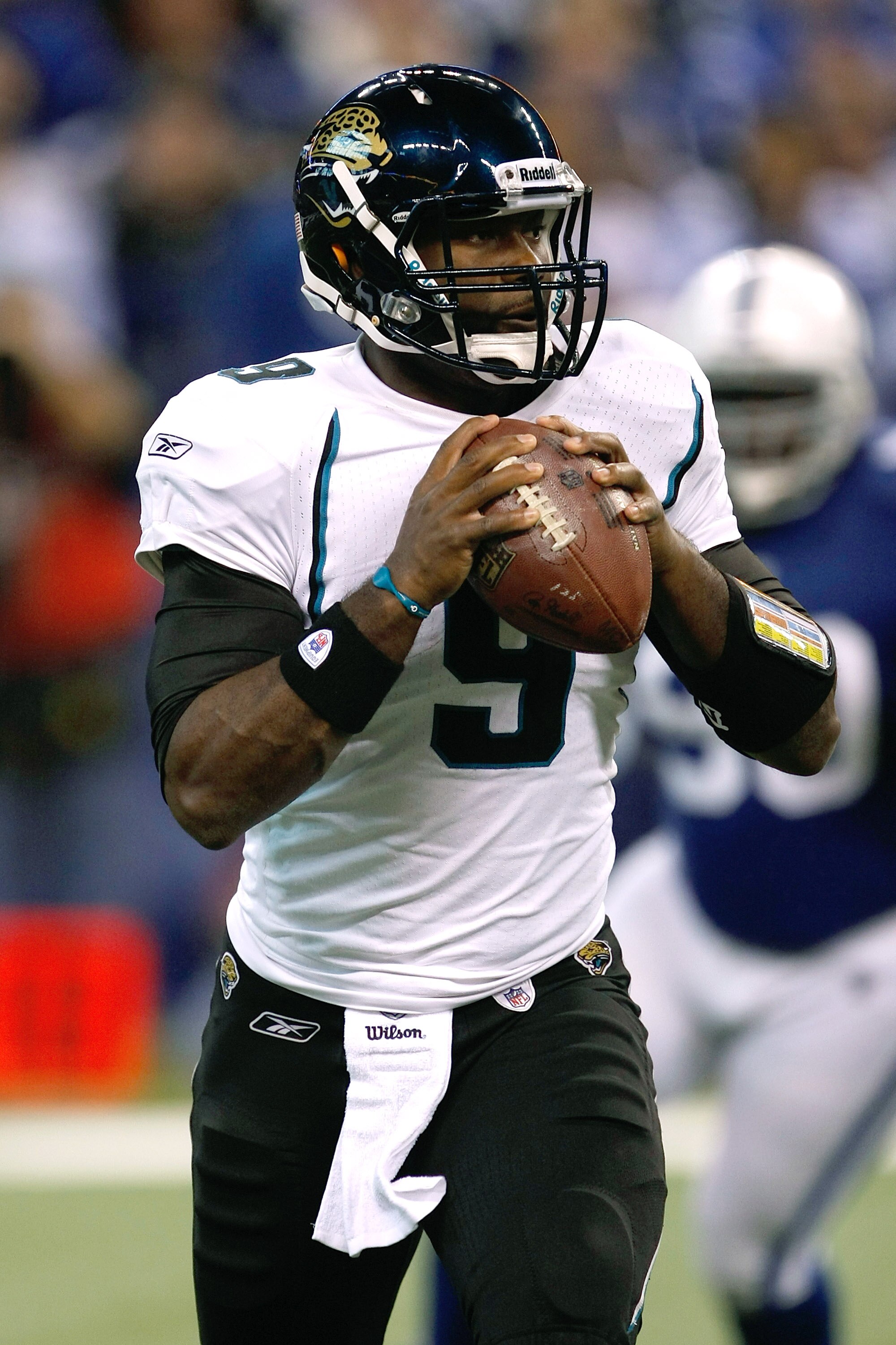 INDIANAPOLIS, IN - DECEMBER 19: David Garrard #9 of the Jacksonville Jaguars passes against the Indianapolis Colts at Lucas Oil Stadium on December 19, 2010 in Indianapolis, Indiana.  (Photo by Scott Boehm/Getty Images)