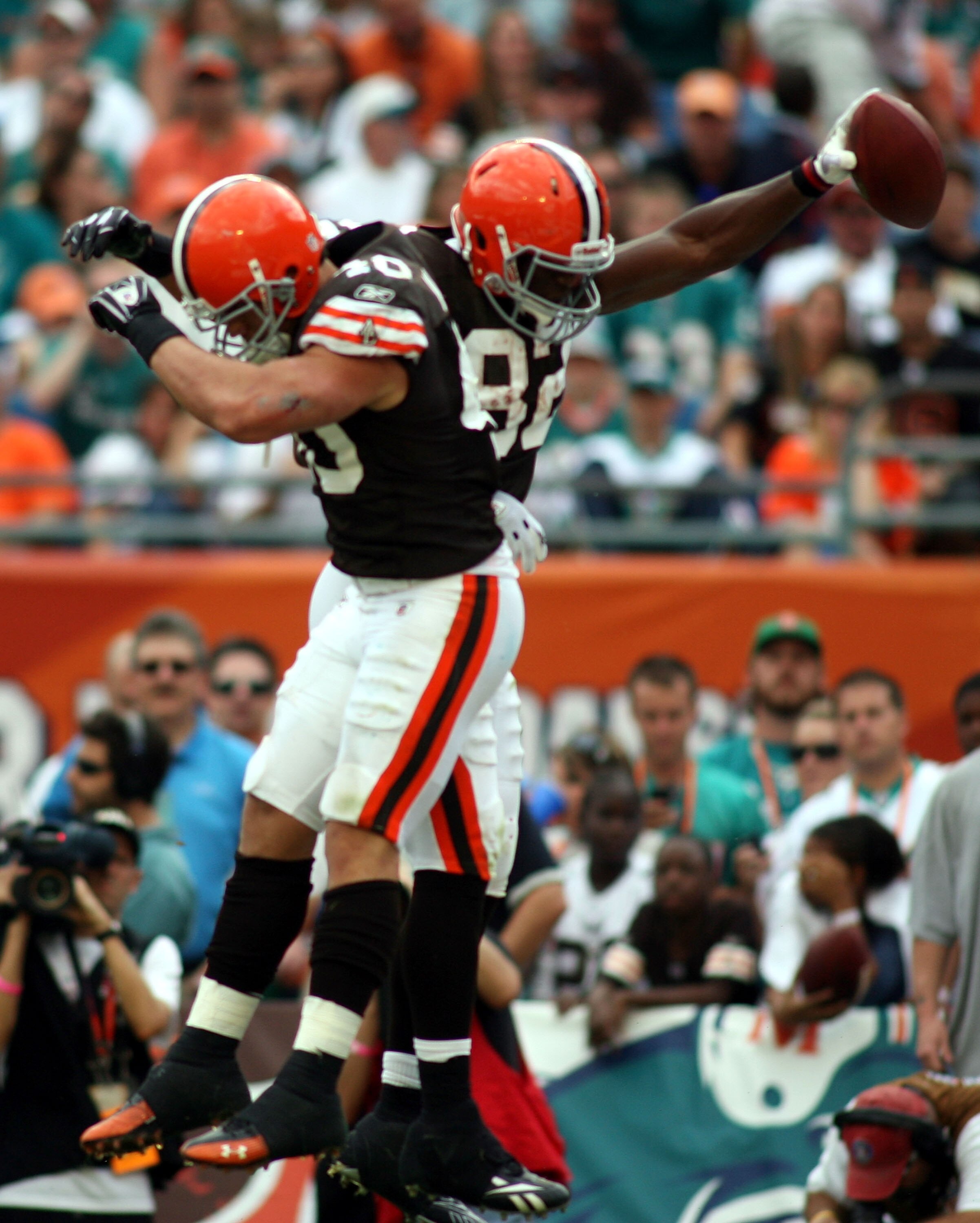 MIAMI - DECEMBER 05:  Tight end Benjamin Watson #82 of the Cleveland Browns celebrates a touchdown catch against the Miami Dolphins at Sun Life Stadium on December 5, 2010 in Miami, Florida.  (Photo by Marc Serota/Getty Images)