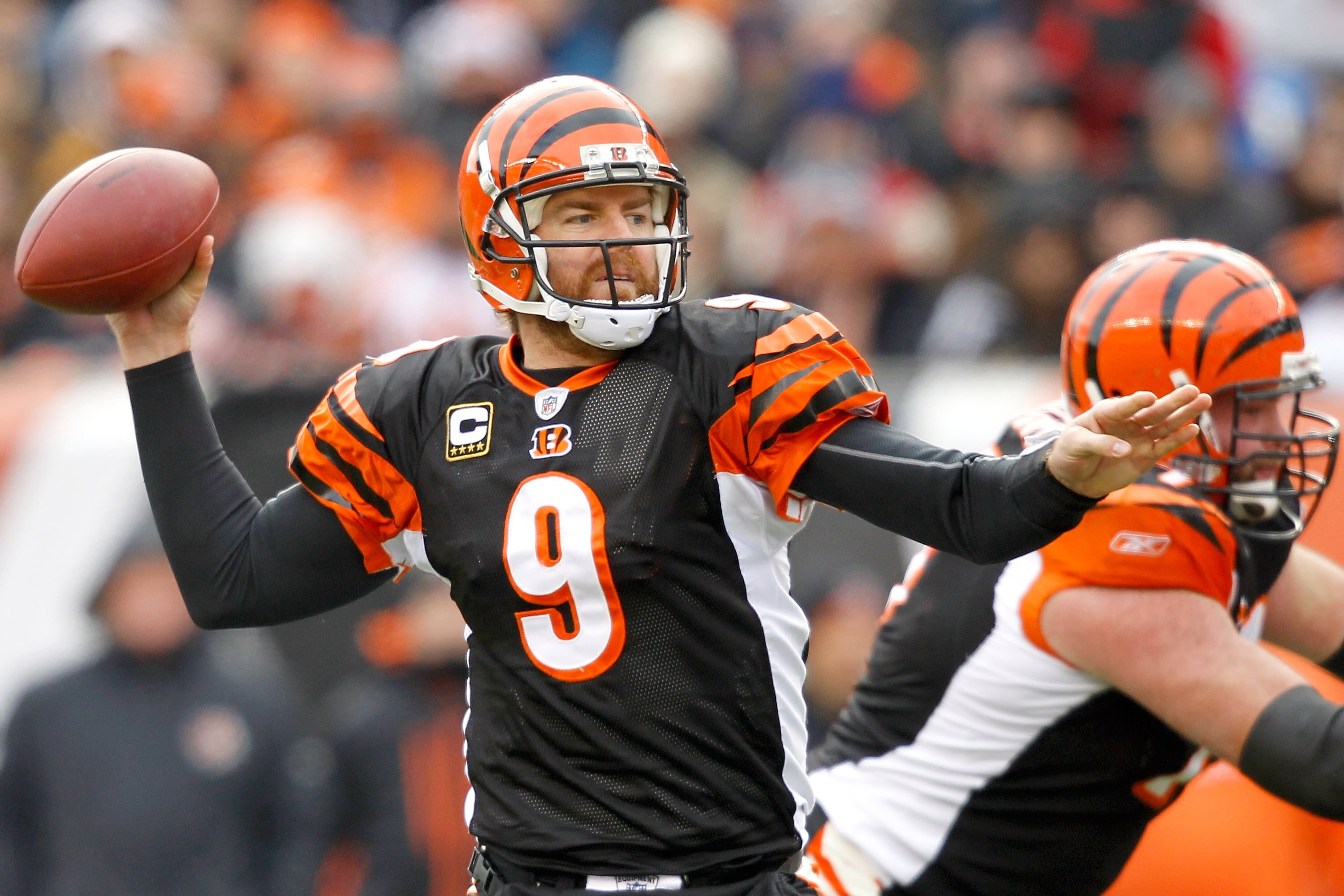 CINCINNATI, OH - DECEMBER 19:  Quarterback Carson Palmer #9 of the Cincinnati Bengals fades back in the poscket while playing the Cleveland Browns at Paul Brown Stadium on December 19, 2010 in Cincinnati, Ohio.  (Photo by Matthew Stockman/Getty Images)