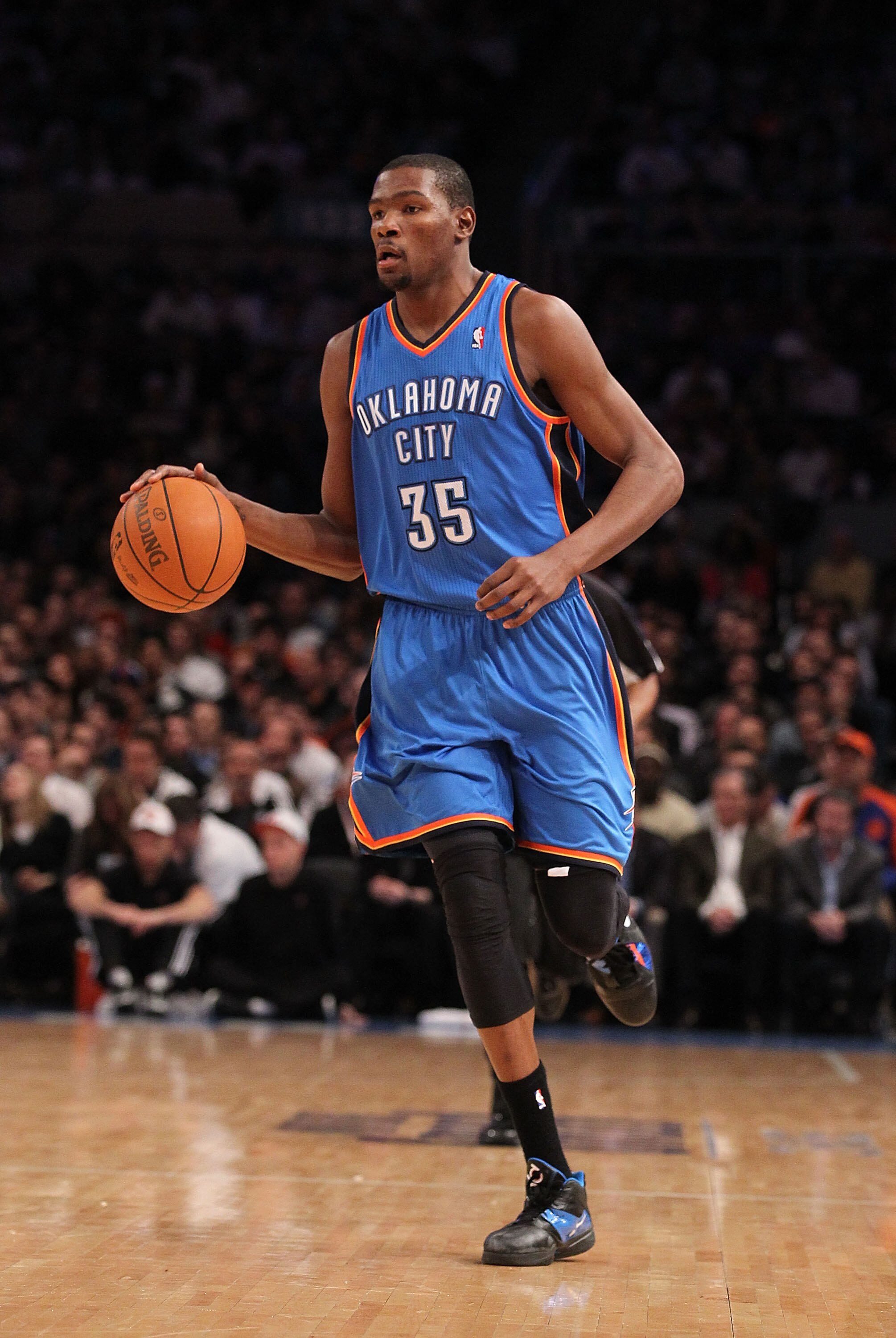 NEW YORK - DECEMBER 22:  Kevin Durant of the Oklahoma City Thunder in action against the New York Knicks at Madison Square Garden on December 22, 2010 in New York, New York.   NOTE TO USER: User expressly acknowledges and agrees that, by downloading and/o