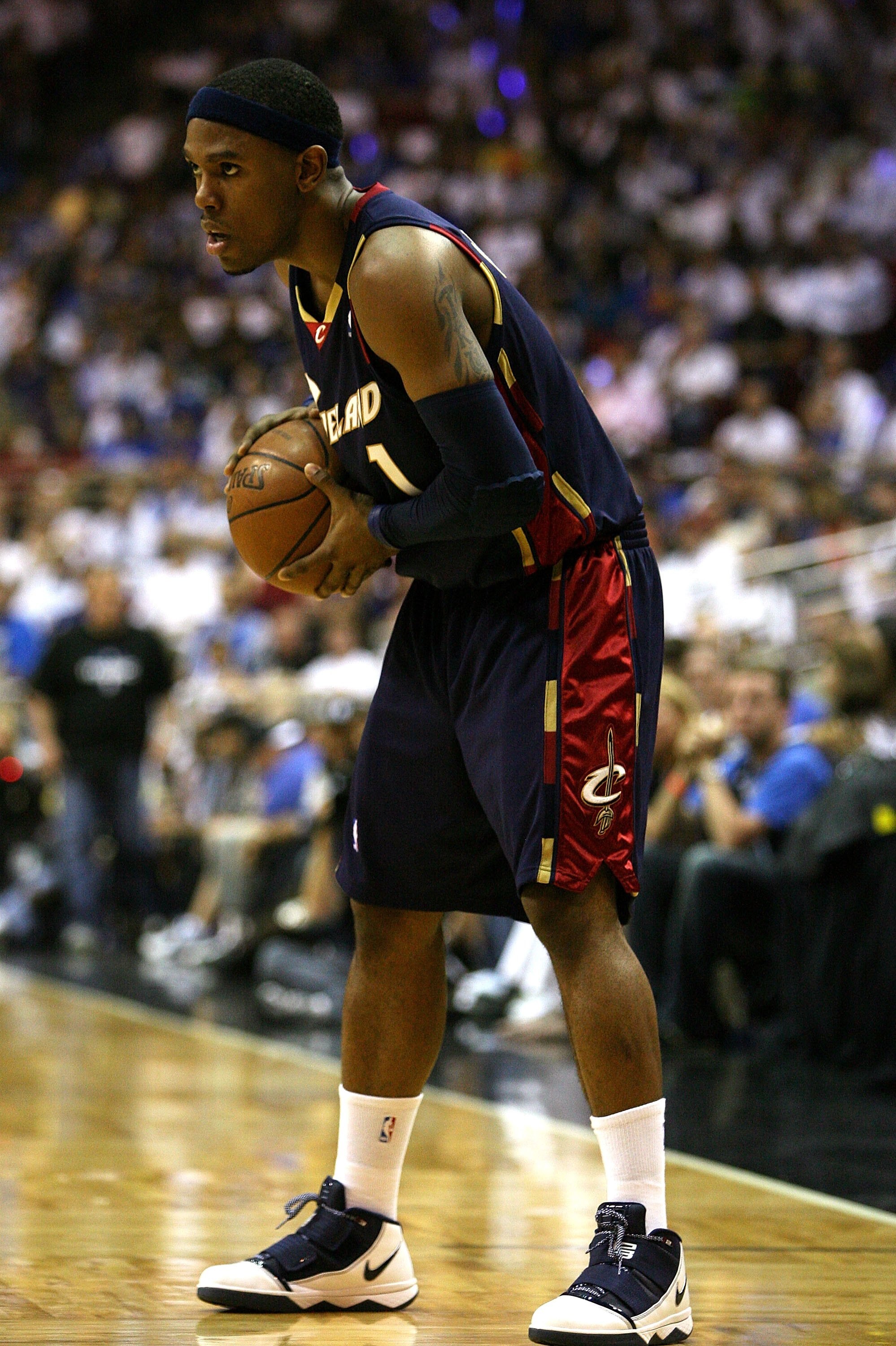 ORLANDO, FL - MAY 30:  Daniel Gibson #1 of the Cleveland Cavaliers handles the ball against the Orlando Magic in Game Six of the Eastern Conference Finals during the 2009 Playoffs at Amway Arena on May 30, 2009 in Orlando, Florida. NOTE TO USER: User expr