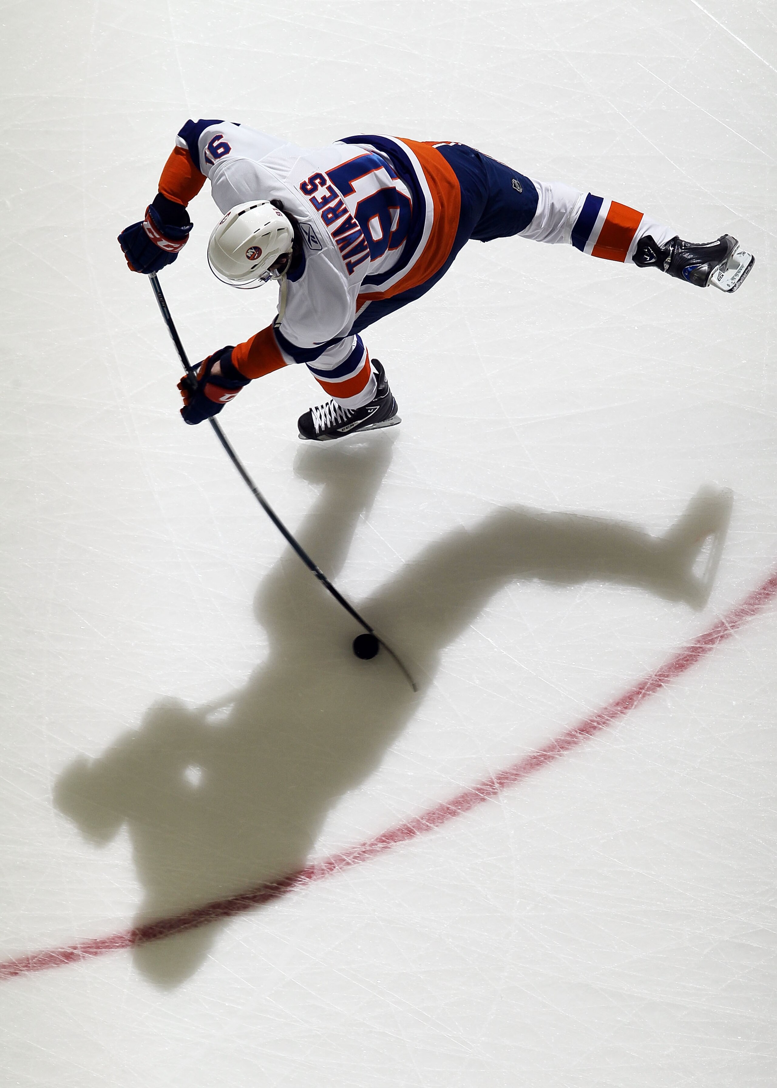 NEWARK, NJ - DECEMBER 23:  John Tavares #91 of the New York Islanders warms up before playing against the New Jersey Devils at the Prudential Center on December 23, 2010 in Newark, New Jersey.  (Photo by Jim McIsaac/Getty Images)