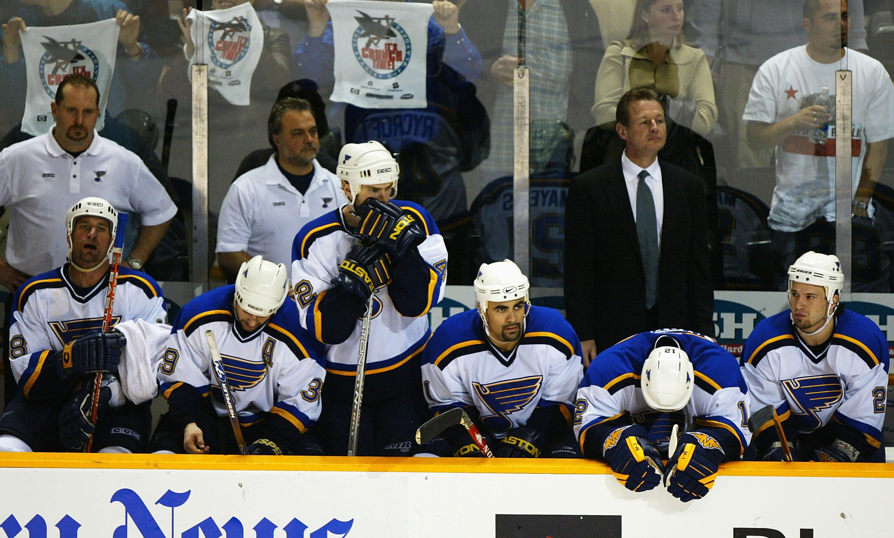 SAN JOSE, CA-  APRIL 15:  Members of the St. Louis Blues watch the game in the final seconds before loosing to the San Jose Sharks during game 5 of the West Quarterfinals of the NHL Stanley Cup Playoffs on April 15, 2004 at the HP Pavilion in San Jose, Ca
