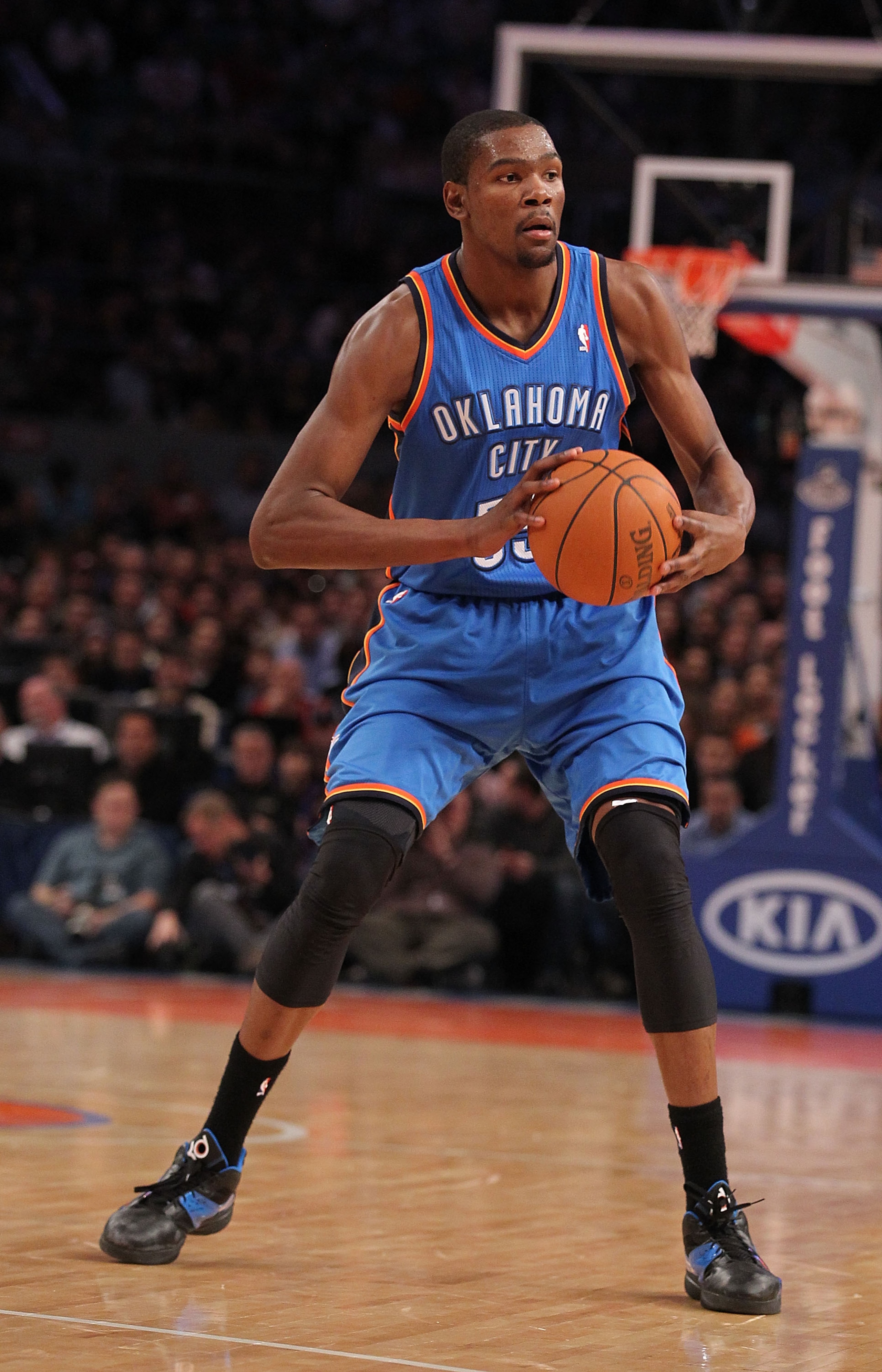 NEW YORK - DECEMBER 22:  Kevin Durant of the Oklahoma City Thunder in action against the New York Knicks at Madison Square Garden on December 22, 2010 in New York, New York.   NOTE TO USER: User expressly acknowledges and agrees that, by downloading and/o