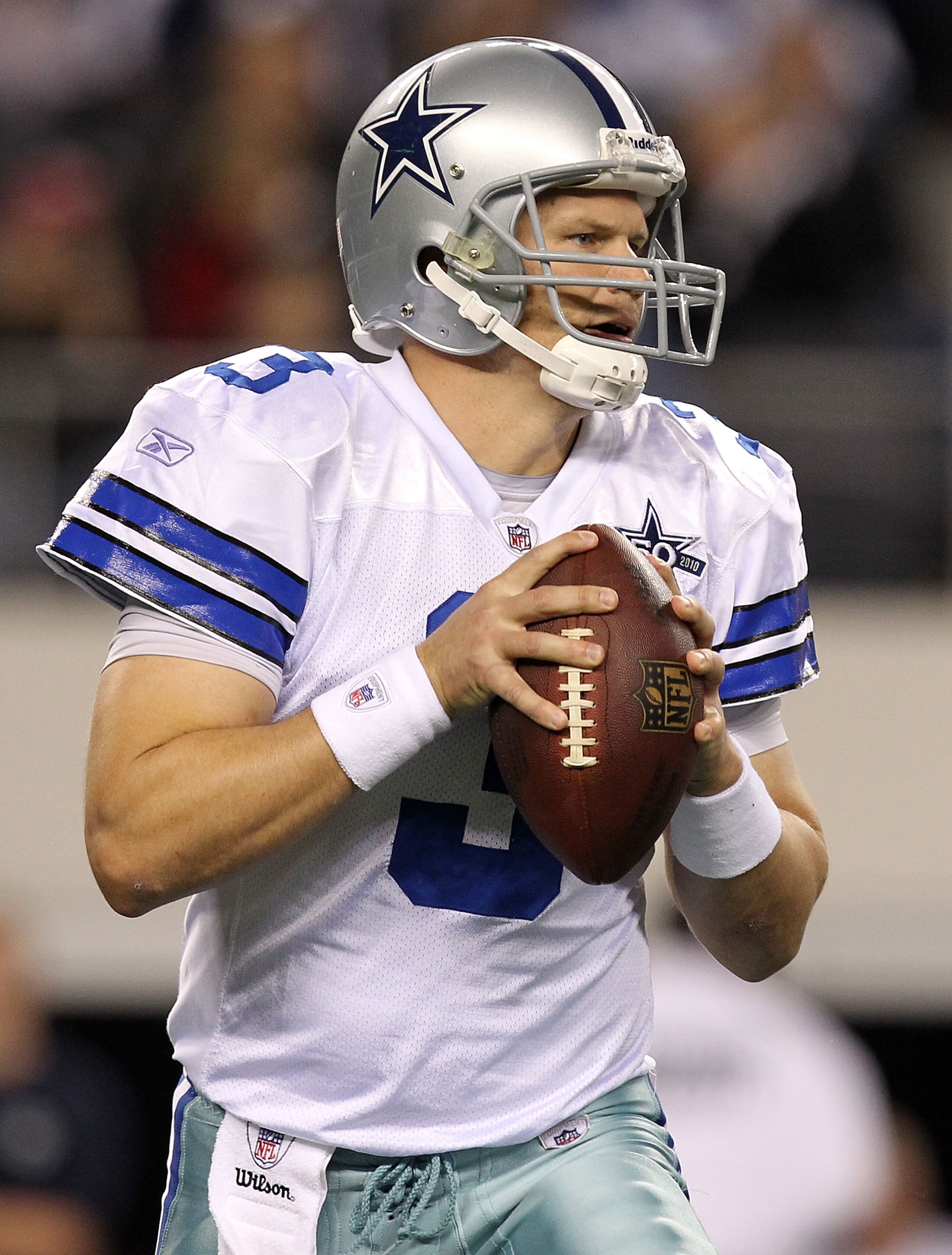 ARLINGTON, TX - DECEMBER 12:  Quarterback Jon Kitna #3 of the Dallas Cowboys at Cowboys Stadium on December 12, 2010 in Arlington, Texas.  (Photo by Ronald Martinez/Getty Images)