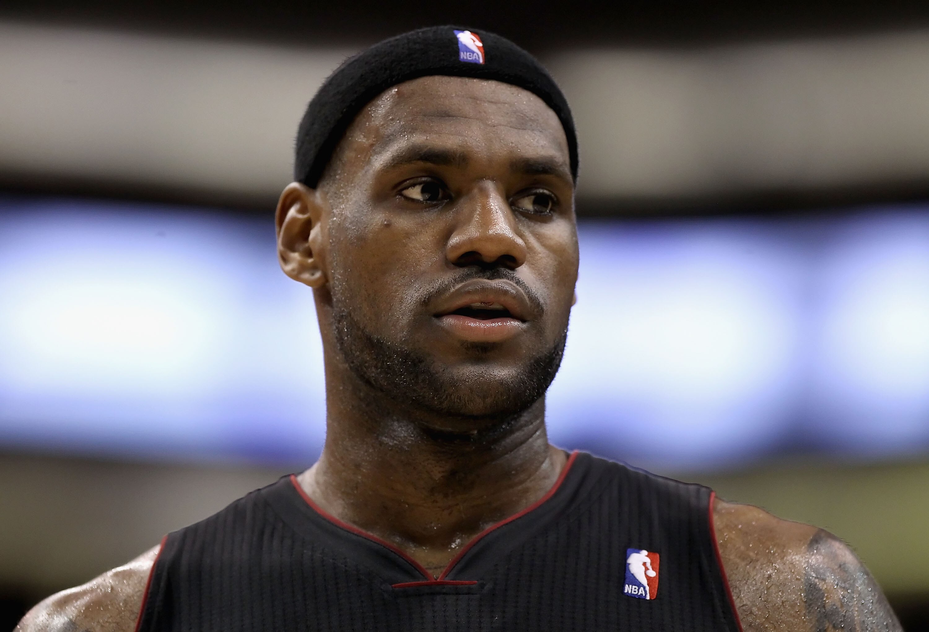 PHOENIX - DECEMBER 23:  LeBron James #6 of the Miami Heat during the NBA game against the Phoenix Suns at US Airways Center on December 23, 2010 in Phoenix, Arizona. The Heat defeated the Suns 95-83.  NOTE TO USER: User expressly acknowledges and agrees t