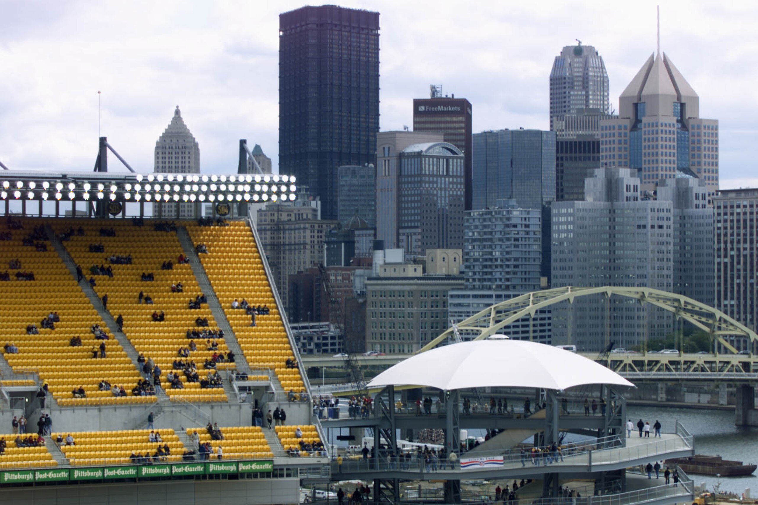 07 Oct 2001:  General view of the field and the Pittsburgh skyline in the background during the game at Heinz Stadium in Pittsburgh, Pennsylvania. The Steelers won 16-7. DIGITAL IMAGE. Mandatory Credit: Jason Cohn/Allsport
