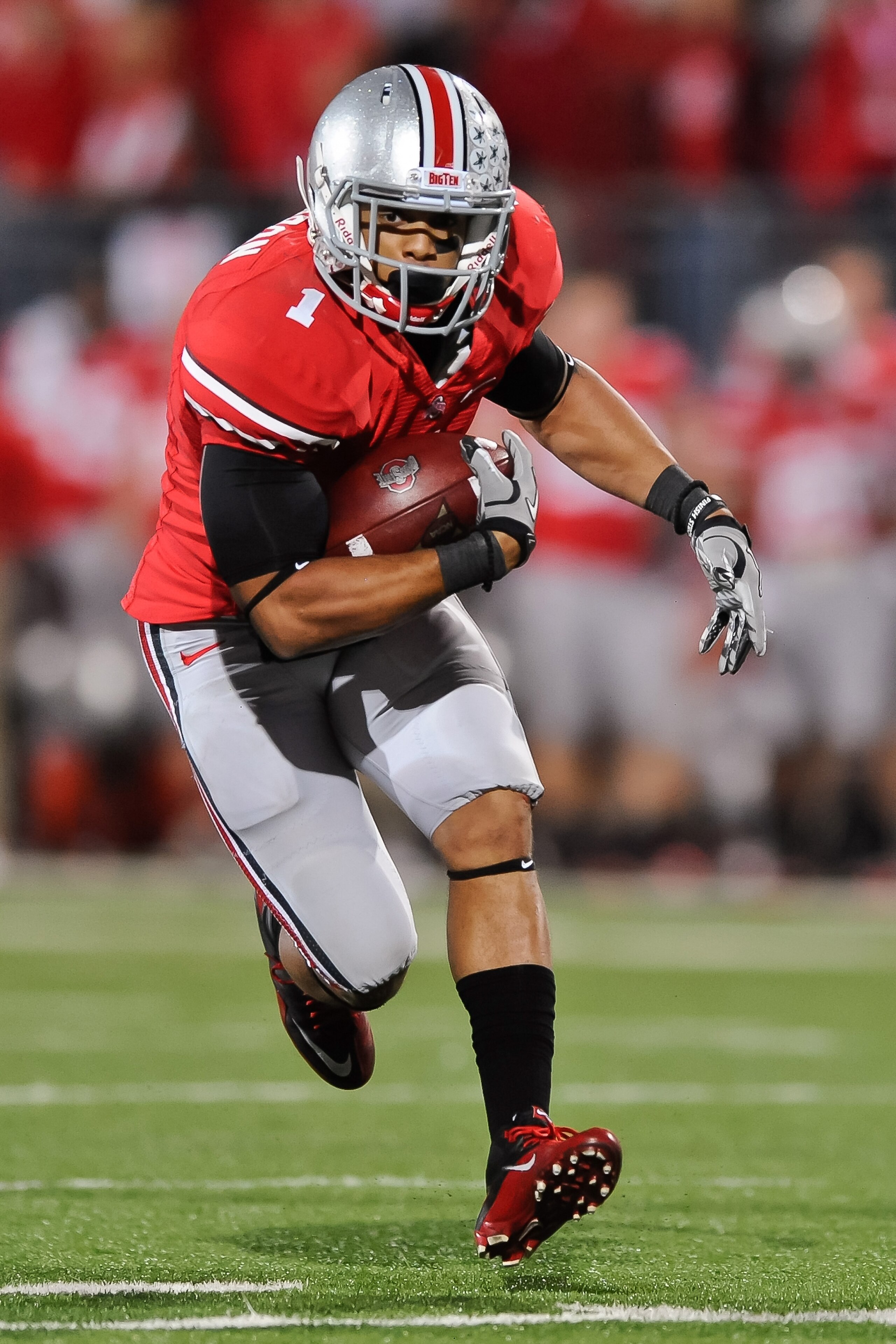 COLUMBUS, OH - NOVEMBER 13: Dan Herron #1 of the Ohio State Buckeyes runs with the ball against the Penn State Nittany Lions at Ohio Stadium on November 13, 2010 in Columbus, Ohio. (Photo by Jamie Sabau/Getty Images) COLUMBUS, OH - NOVEMBER 13: Dan Herron #1 of the Ohio State Buckeyes runs with the ball against the Penn State Nittany Lions at Ohio Stadium on November 13, 2010 in Columbus, Ohio. (Photo by Jamie Sabau/Getty Images)