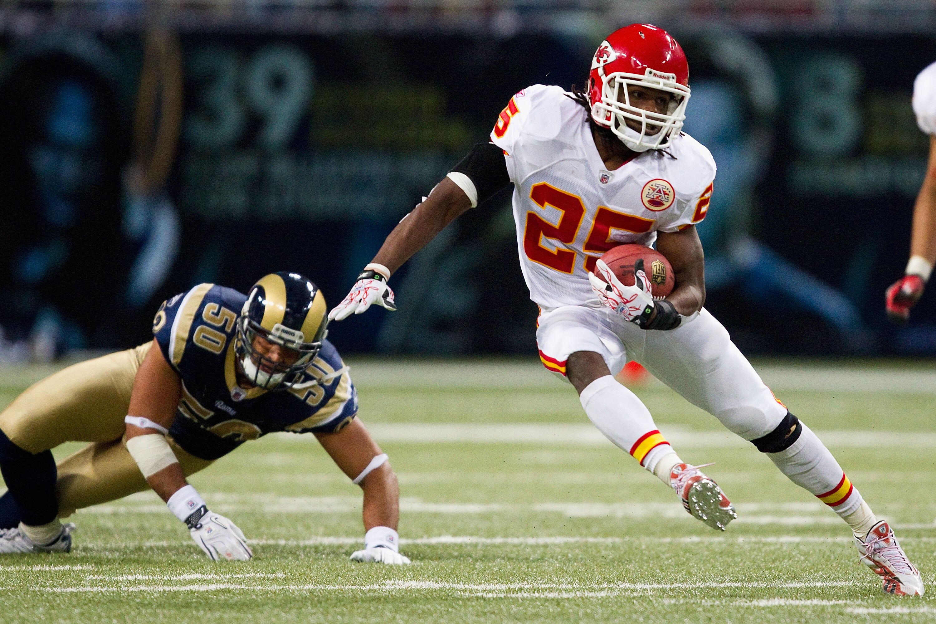 ST. LOUIS, MO - DECEMBER 19: Jamaal Charles #25 of the Kansas City Chiefs rushes against the St. Louis Rams at the Edward Jones Dome on December 19, 2010 in St. Louis, Missouri.  The Chiefs beat the Rams 27-13.  (Photo by Dilip Vishwanat/Getty Images)