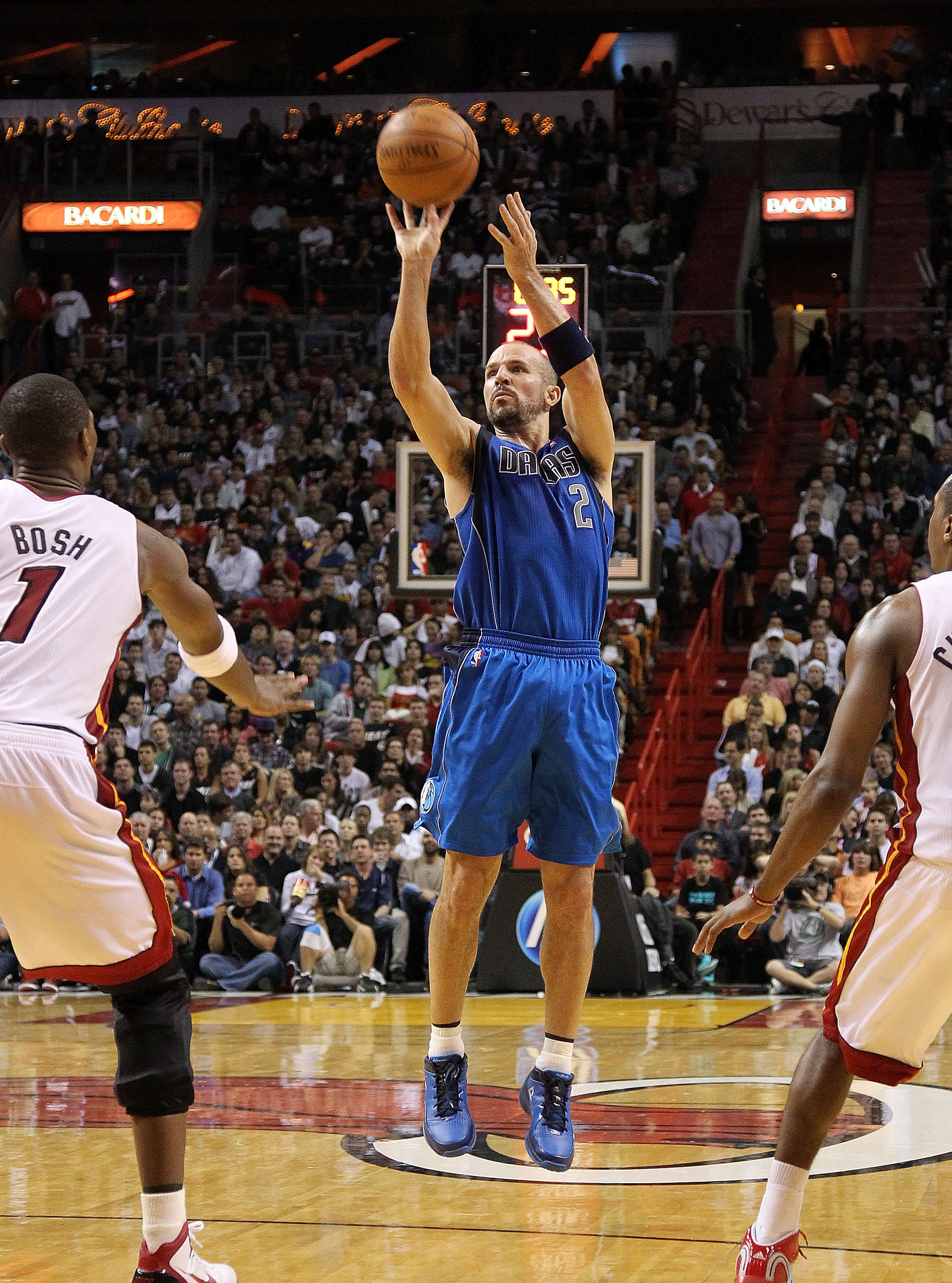 MIAMI, FL - DECEMBER 20:  Jason Kidd #2 of the Dallas Mavericks shoots the ball during a game against the Miami Heat at American Airlines Arena on December 20, 2010 in Miami, Florida. NOTE TO USER: User expressly acknowledges and agrees that, by downloadi