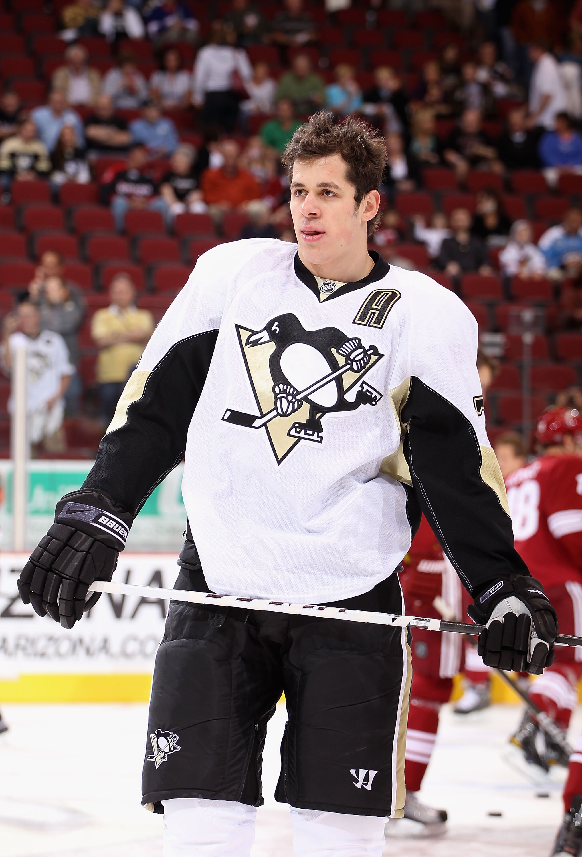 GLENDALE, AZ - NOVEMBER 06:  Evgeni Malkin #71 of the Pittsburgh Penguins warms up before the NHL game against the Phoenix Coyotes at Jobing.com Arena on November 6, 2010 in Glendale, Arizona.  The Penguins defeated the Coyotes 4-3 in an overtime shootout