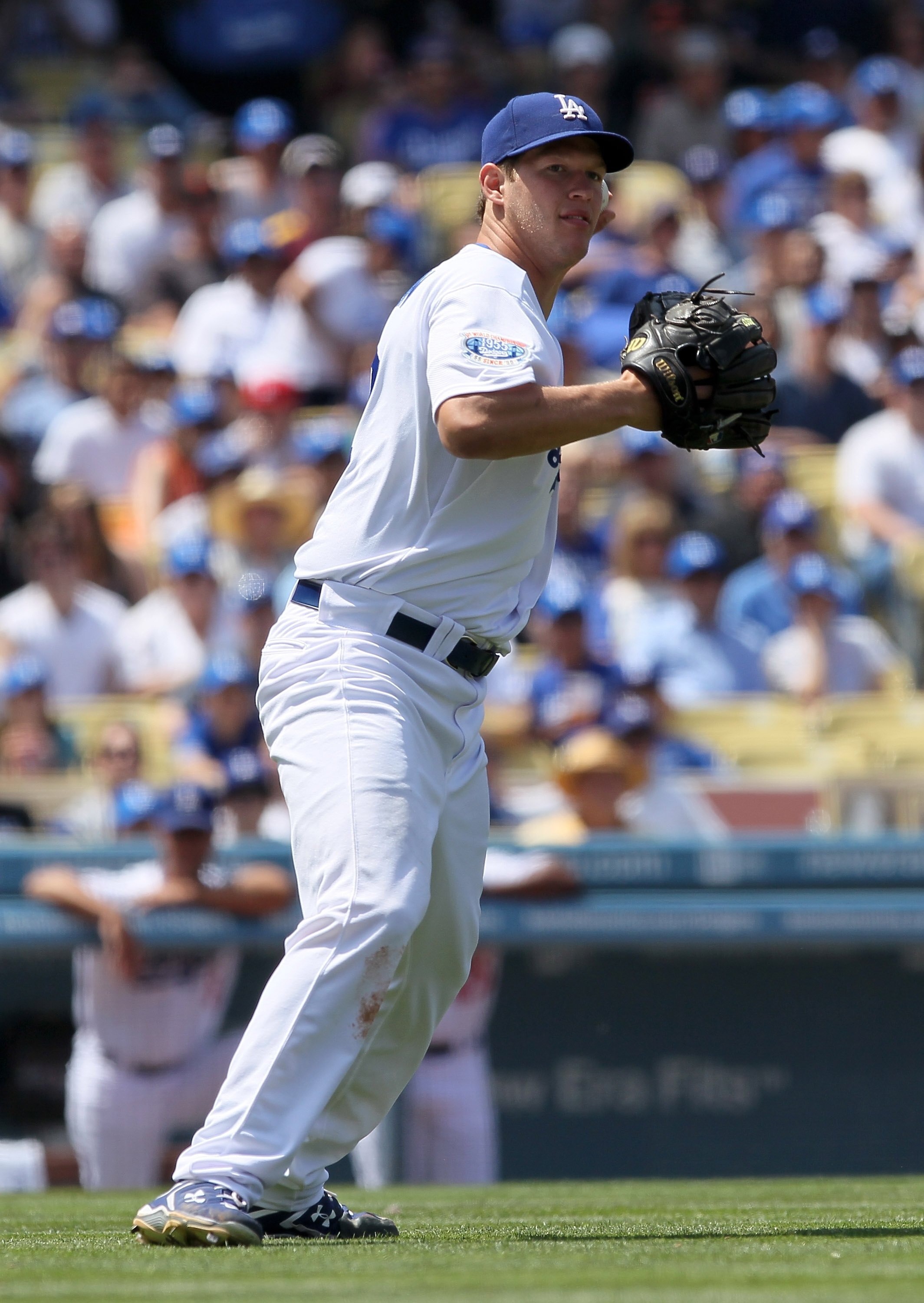 LOS ANGELES, CA - APRIL 18:  Clayton Kershaw #22 of the Los Angeles Dodgers plays against the San Francisco Giants at Dodger Stadium on April 18, 2010 in Los Angeles, California. The Dodgers defeated the Giants 2-1.  (Photo by Jeff Gross/Getty Images)