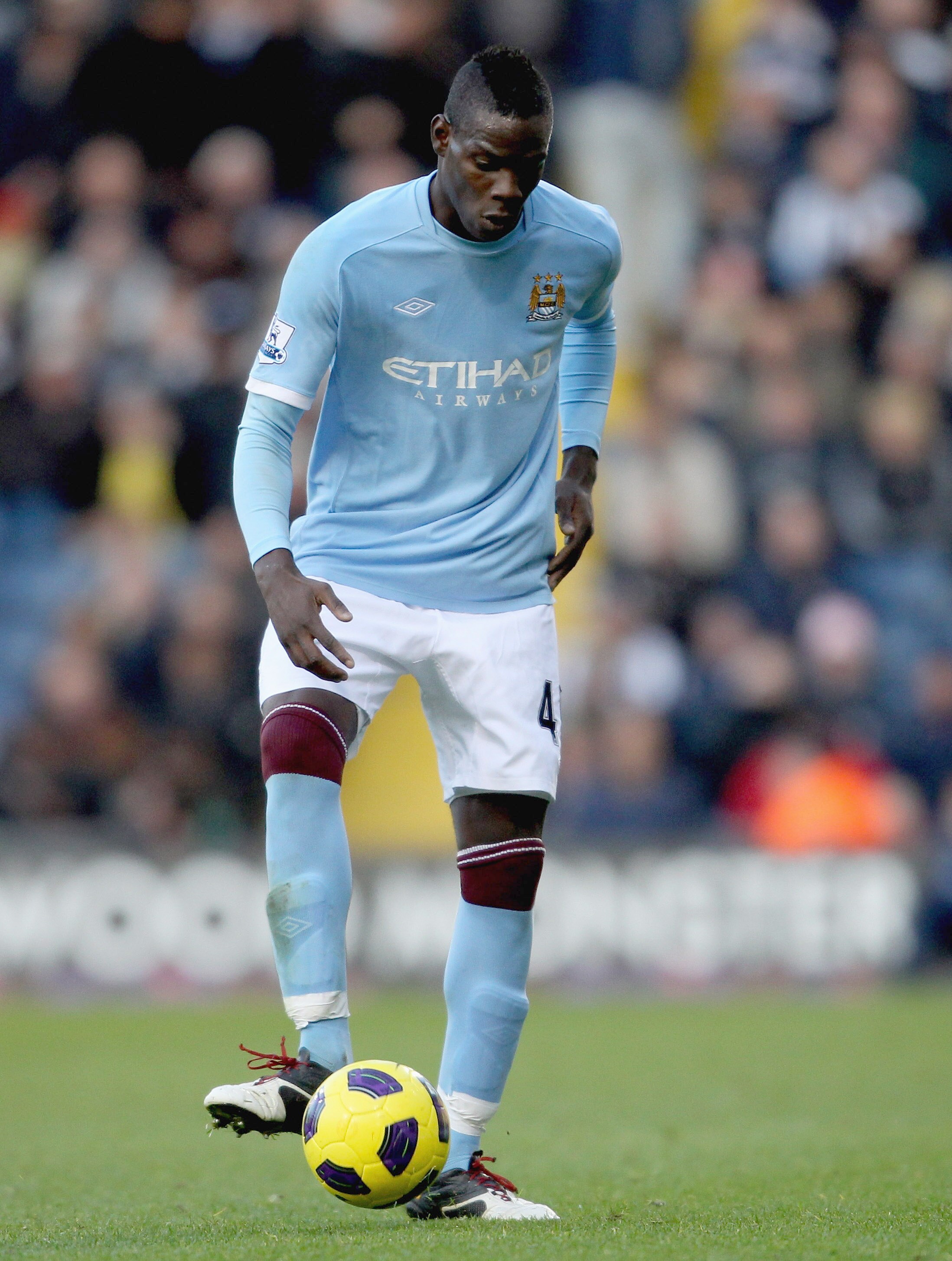 WEST BROMWICH, ENGLAND - NOVEMBER 07: Manchester City's Mario Balotelli in action during the Barclays Premier League match between West Bromwich Albion and Manchester City at The Hawthorns on November 7, 2010 in West Bromwich, England.  (Photo by Scott He