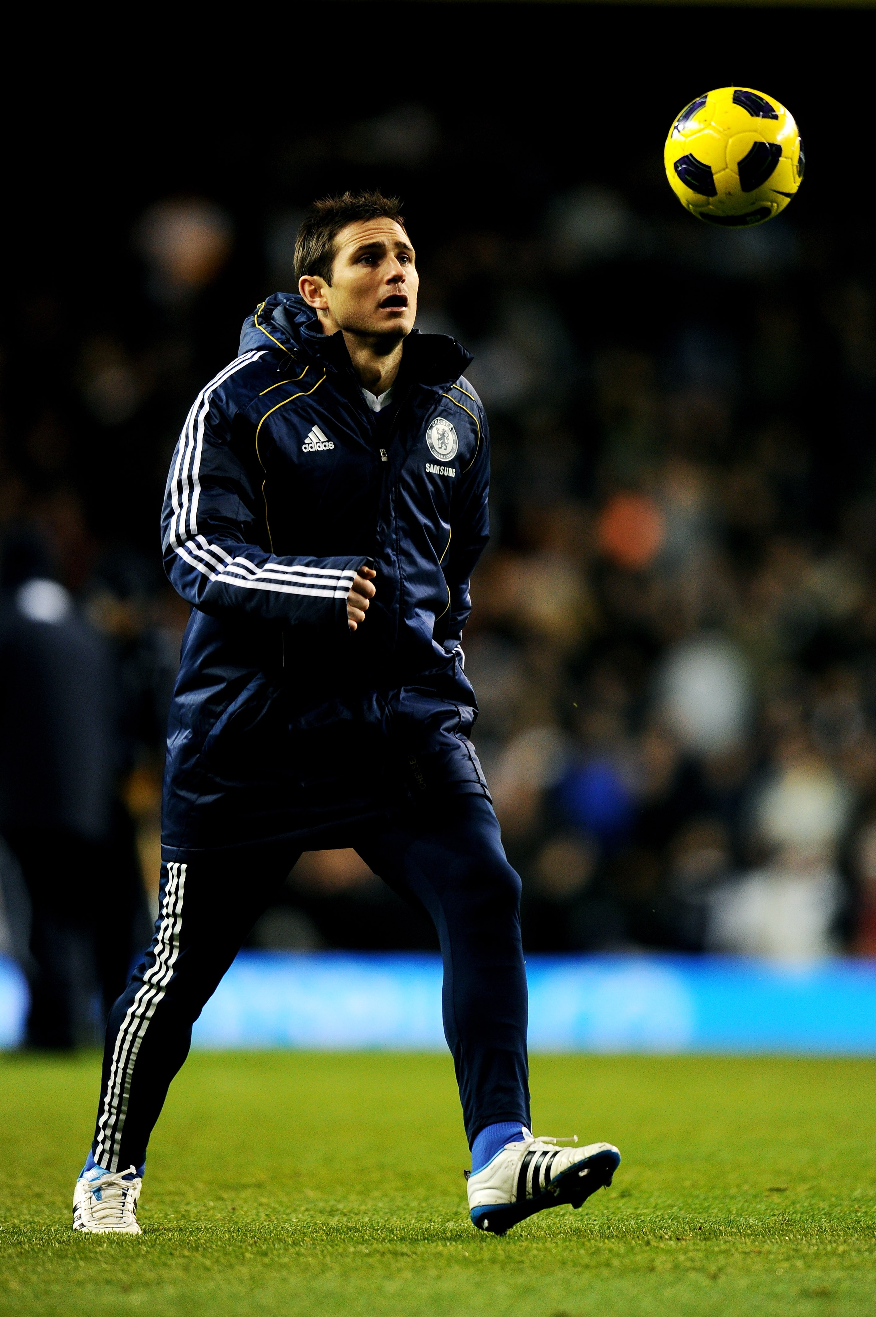 LONDON, ENGLAND - DECEMBER 12: Frank Lampard of Chelsea warms up at half time prior to making his second half comeback from injury during the Barclays Premier League match between Tottenham Hotspur and Chelsea at White Hart Lane on December 12, 2010 in Lo