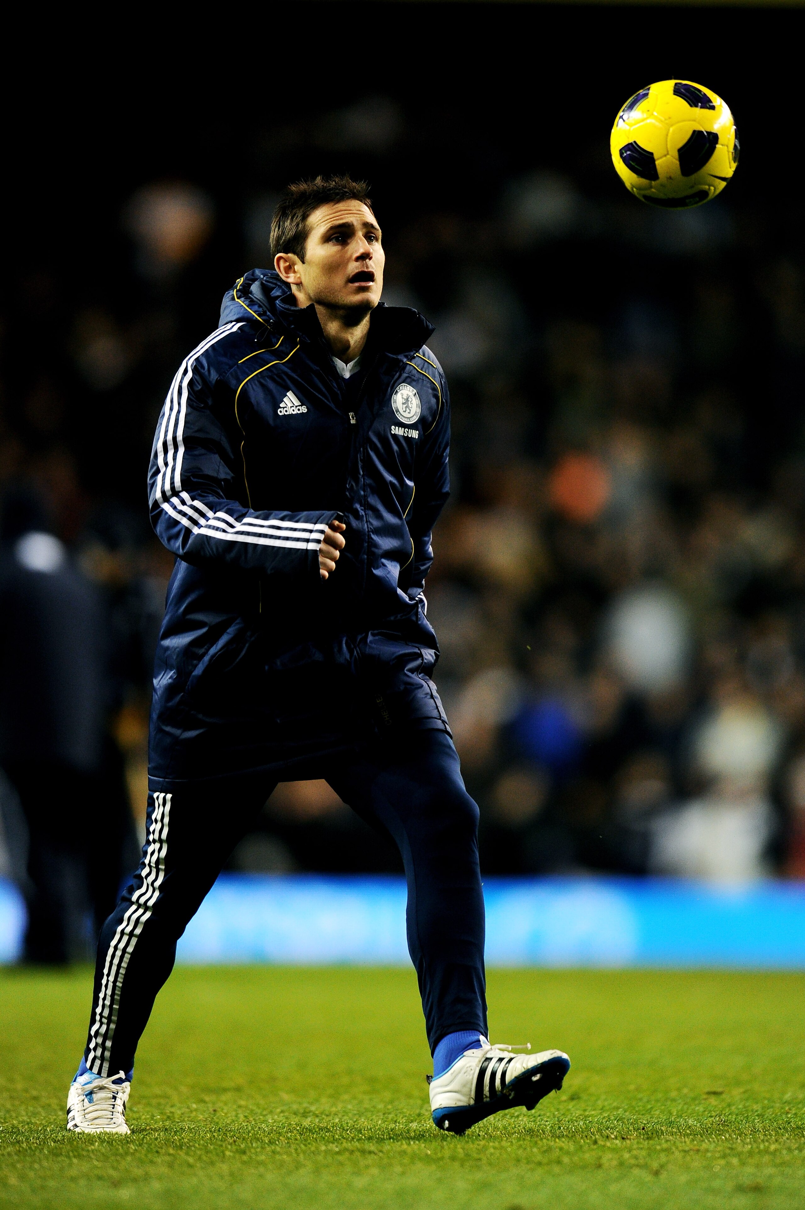LONDON, ENGLAND - DECEMBER 12: Frank Lampard of Chelsea warms up at half time prior to making his second half comeback from injury during the Barclays Premier League match between Tottenham Hotspur and Chelsea at White Hart Lane on December 12, 2010 in Lo