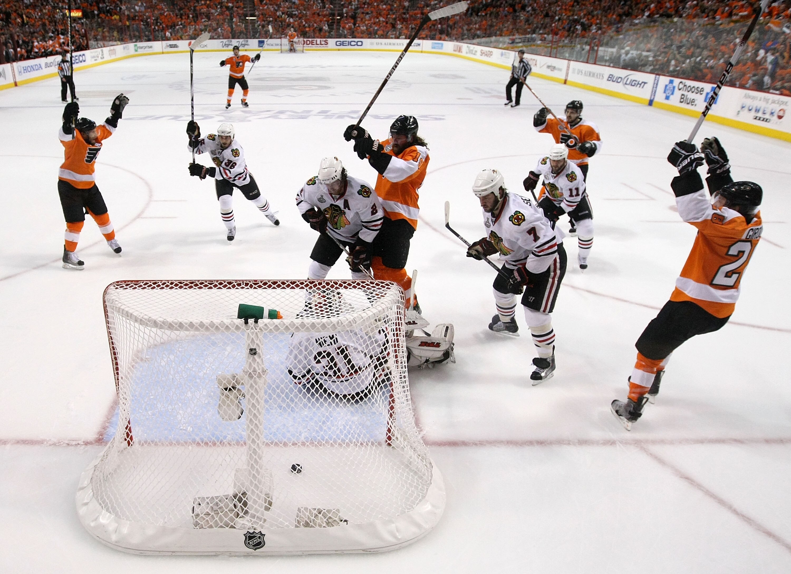 PHILADELPHIA - JUNE 09:  Scott Hartnell #19 of the Philadelphia Flyers celebrates after scoring a power play goal in the first period against Antti Niemi #31 of the Chicago Blackhawks in Game Six of the 2010 NHL Stanley Cup Final at the Wachovia Center on